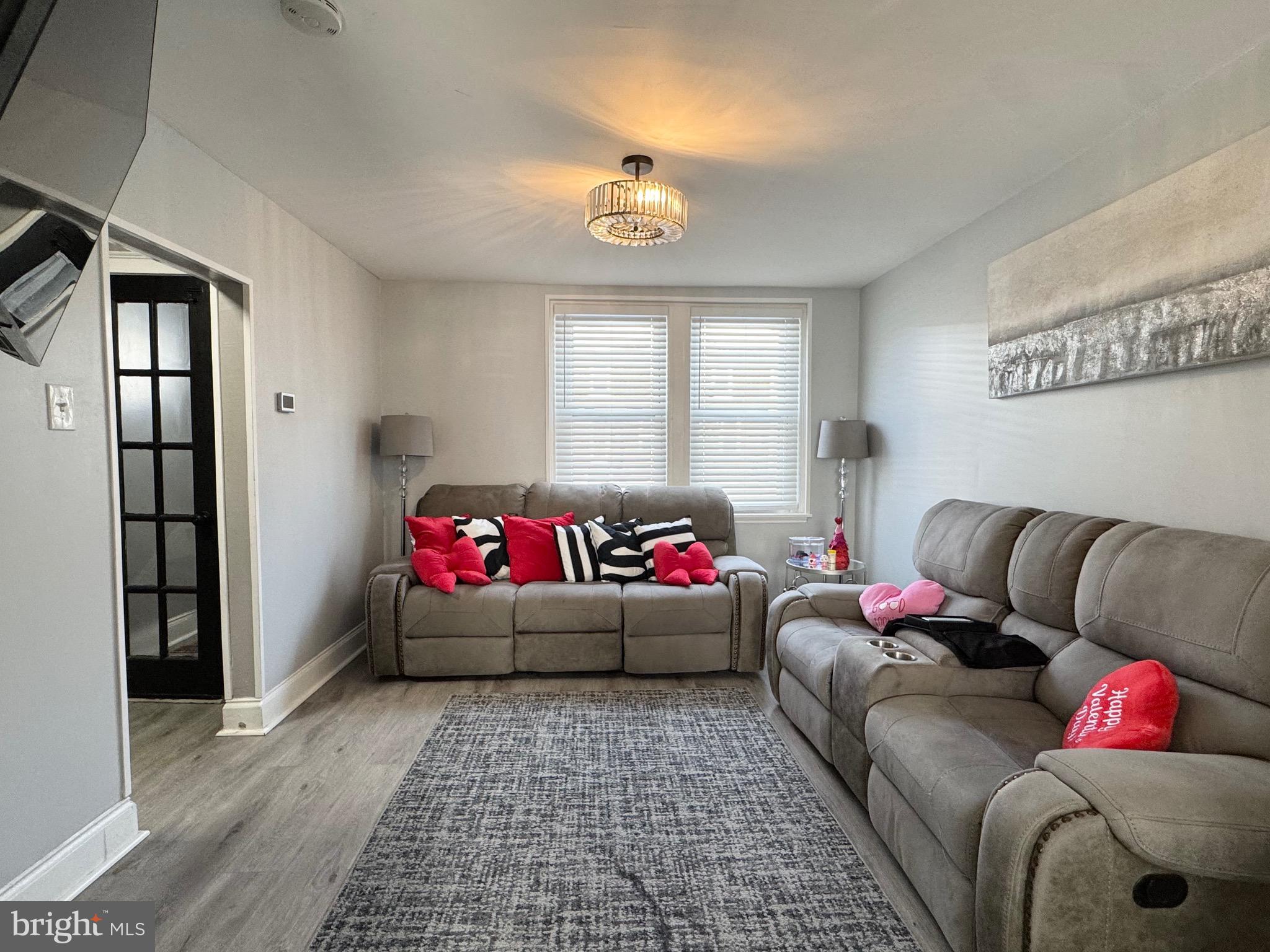 2931 N CONSTITUTION ROAD