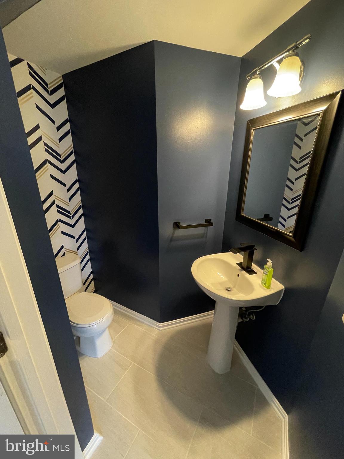 FAIR LAKES - Residential