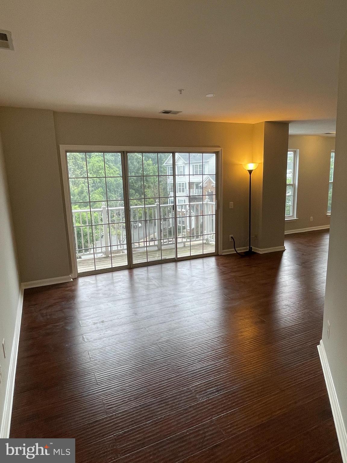 FAIR LAKES - Residential