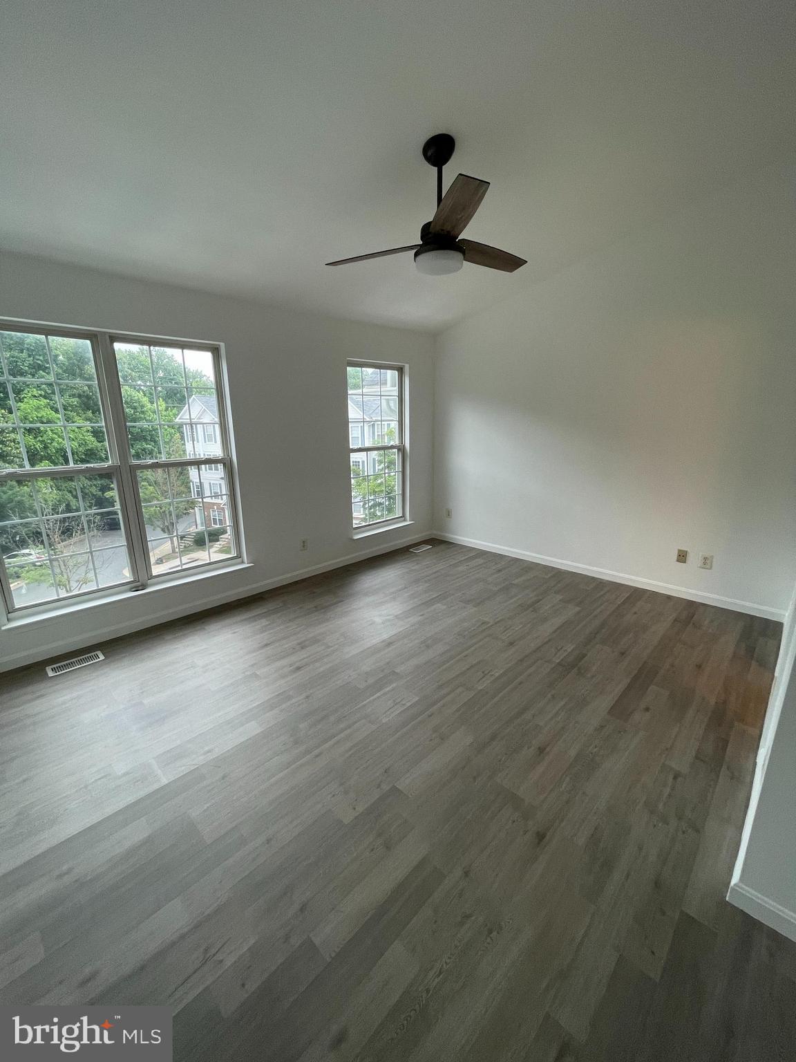 FAIR LAKES - Residential