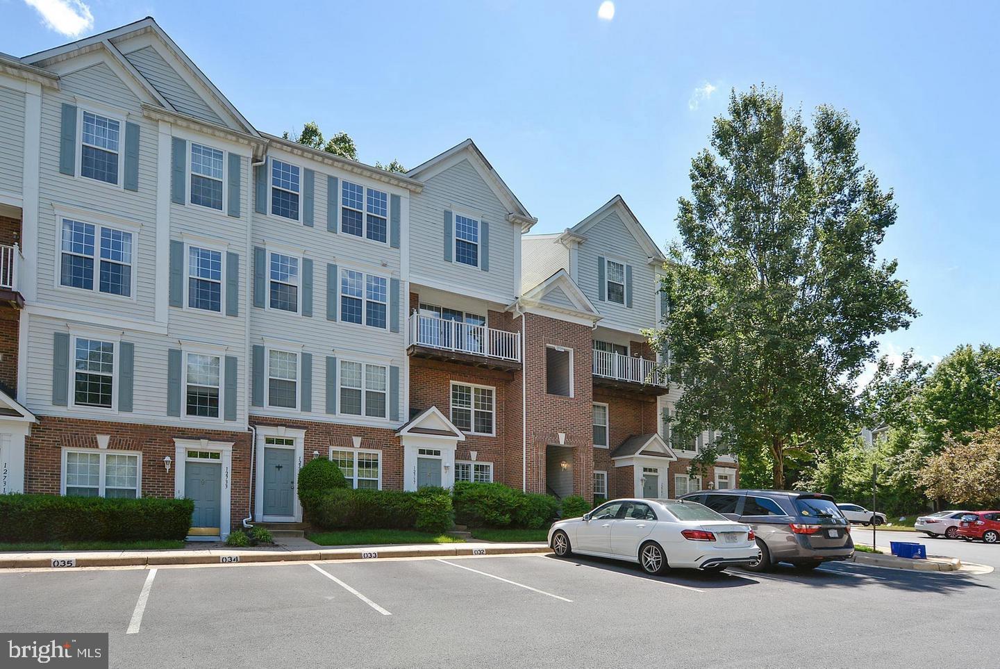 FAIR LAKES - Residential