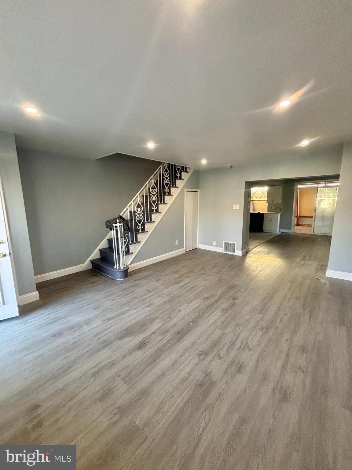 MAYFAIR - Residential