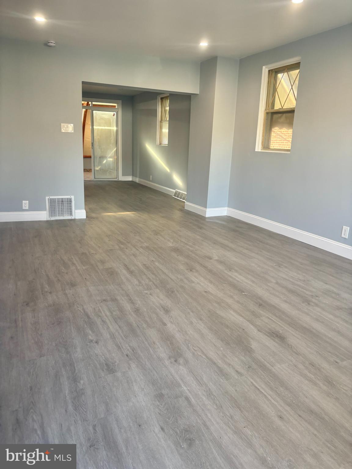 MAYFAIR - Residential