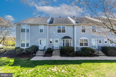 Photo of 324 Huntington Court, WEST CHESTER, PA 19380 (MLS # PACT2122546)