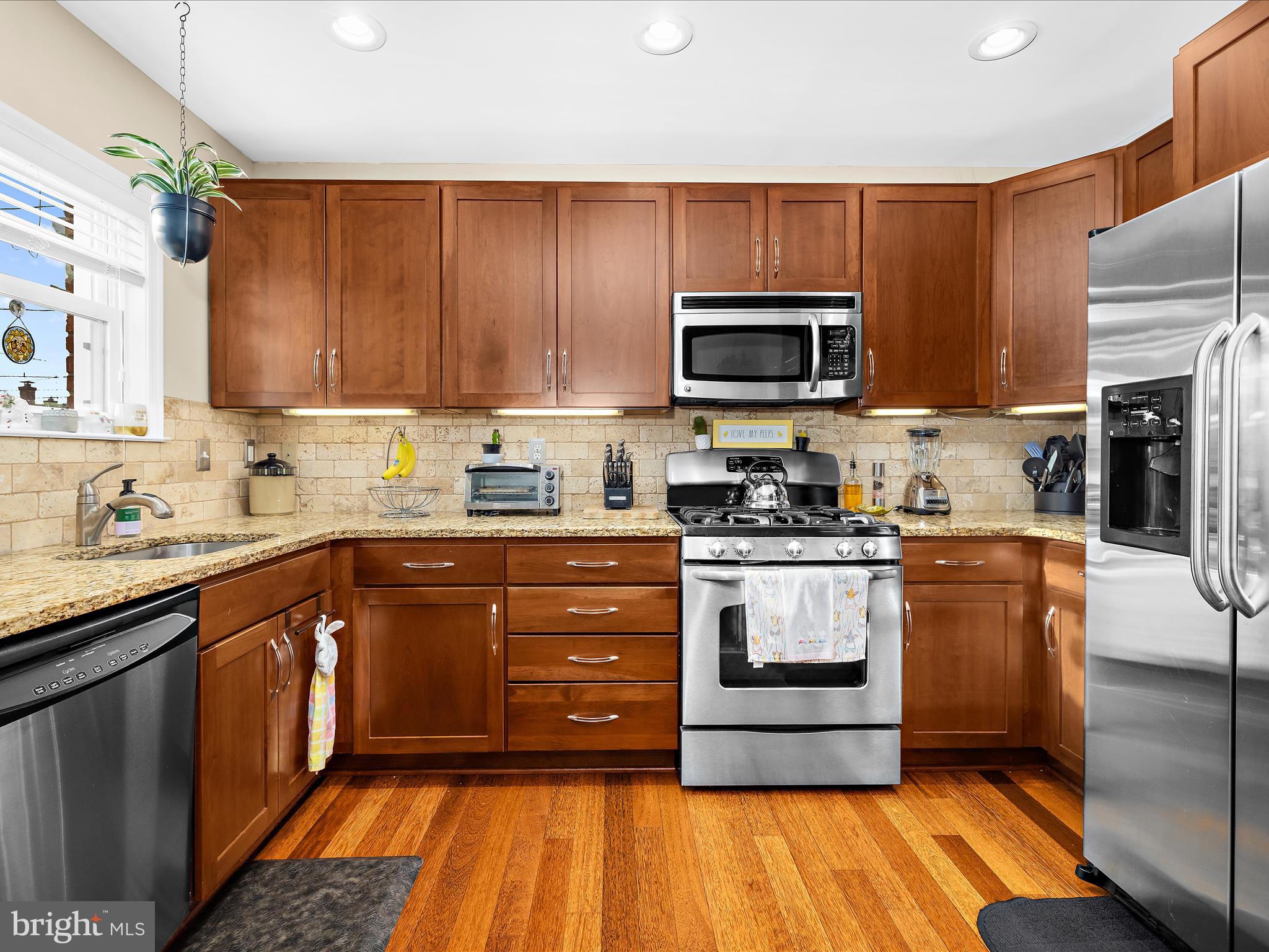 MERRITT HOMES - Residential