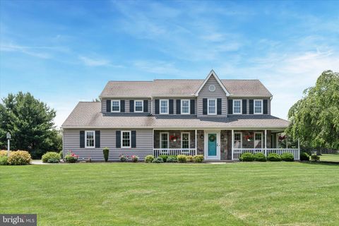 Photo of 5790 Cedar Glen Drive, NARVON, PA 17555 (MLS # PALA2071644)