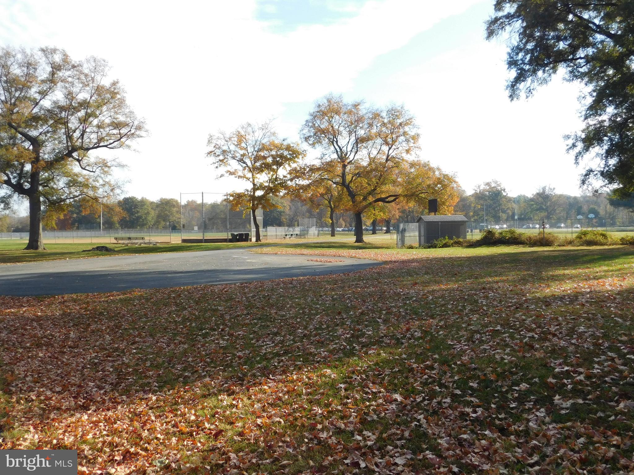 RIVERDALE PARK - Residential Lease