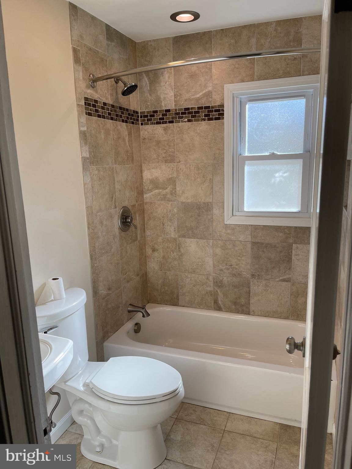 RIVERDALE PARK - Residential Lease