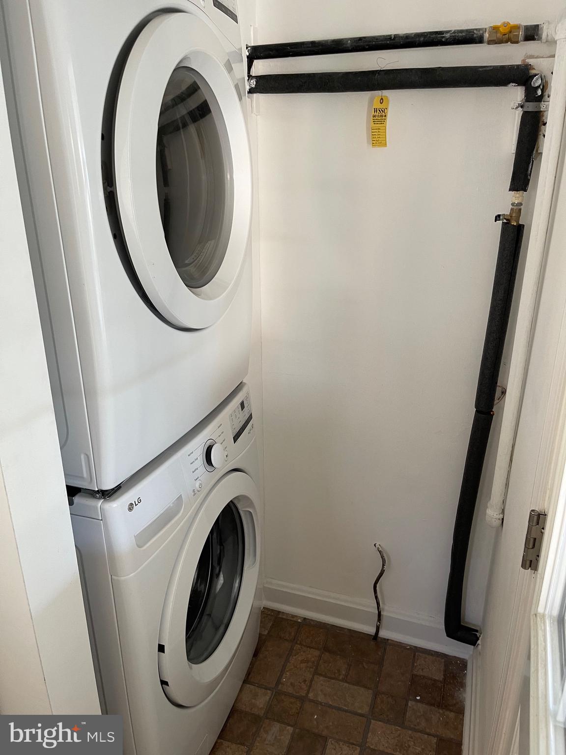 RIVERDALE PARK - Residential Lease