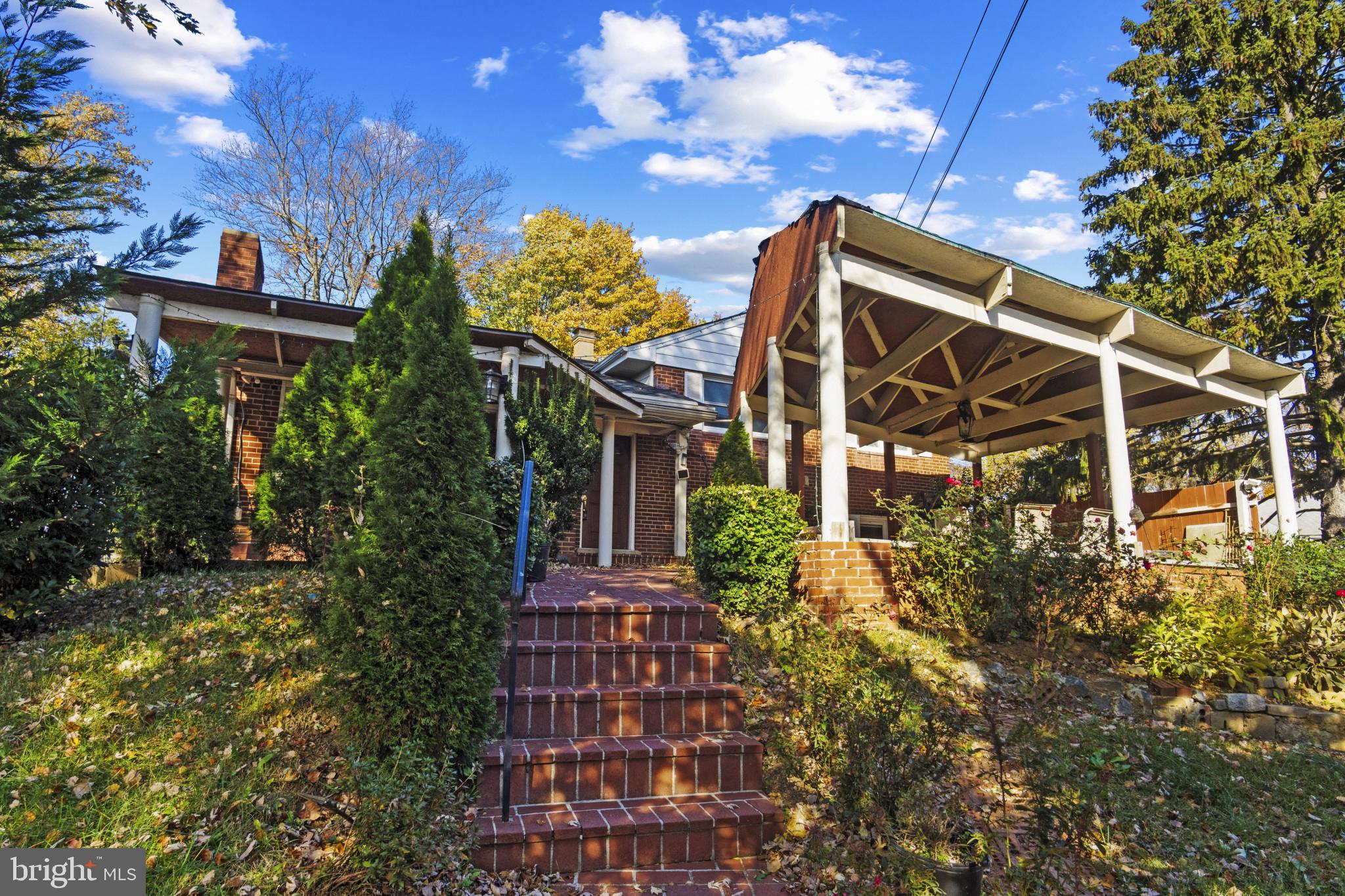 LINCOLNIA HILLS - Residential