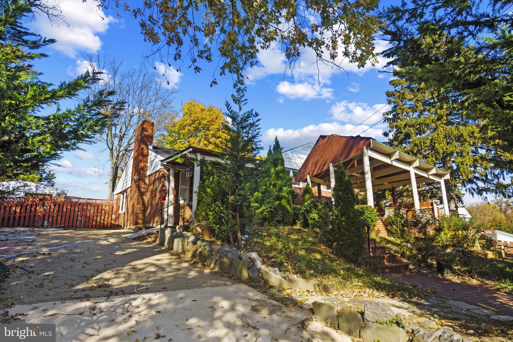 LINCOLNIA HILLS - Residential