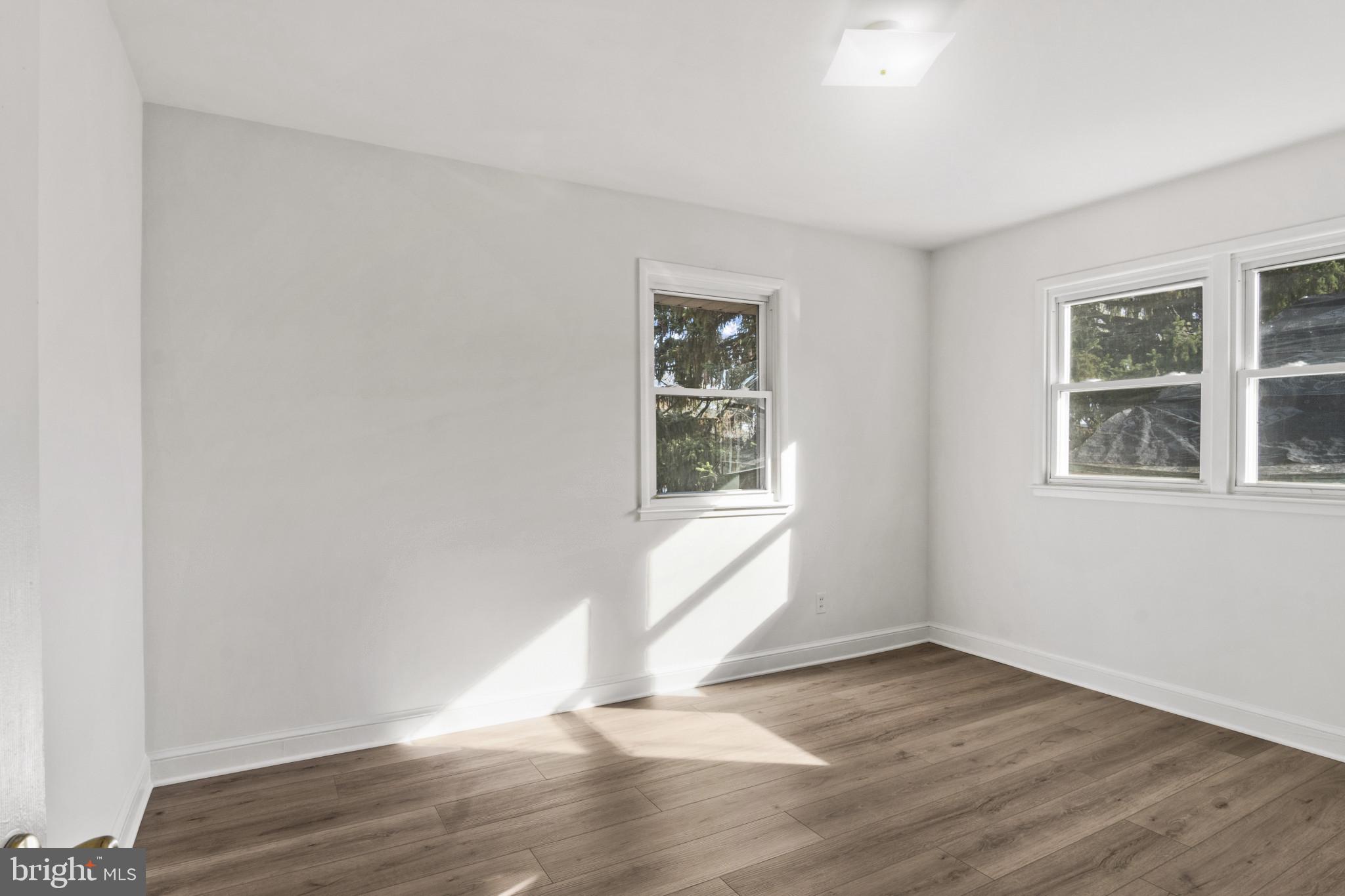 LINCOLNIA HILLS - Residential