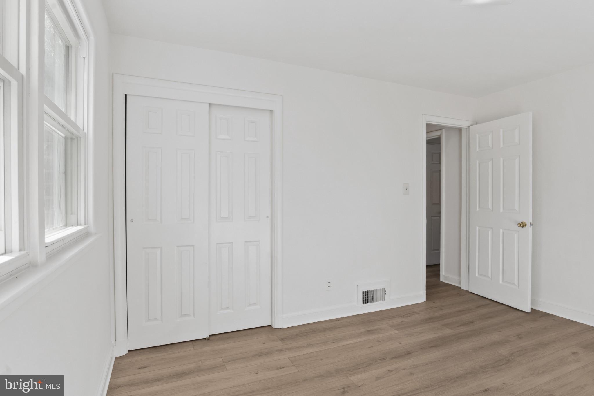 LINCOLNIA HILLS - Residential