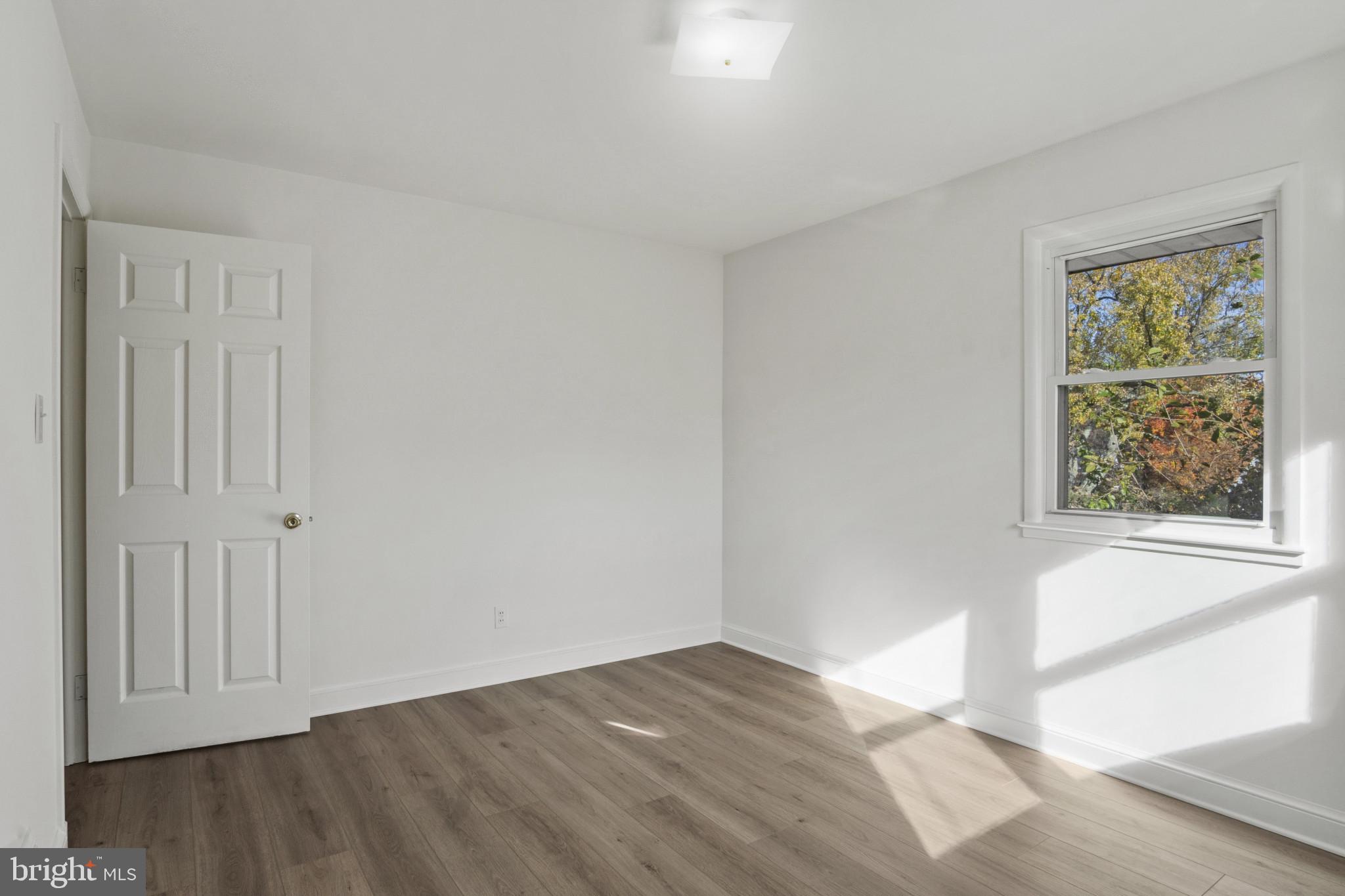 LINCOLNIA HILLS - Residential