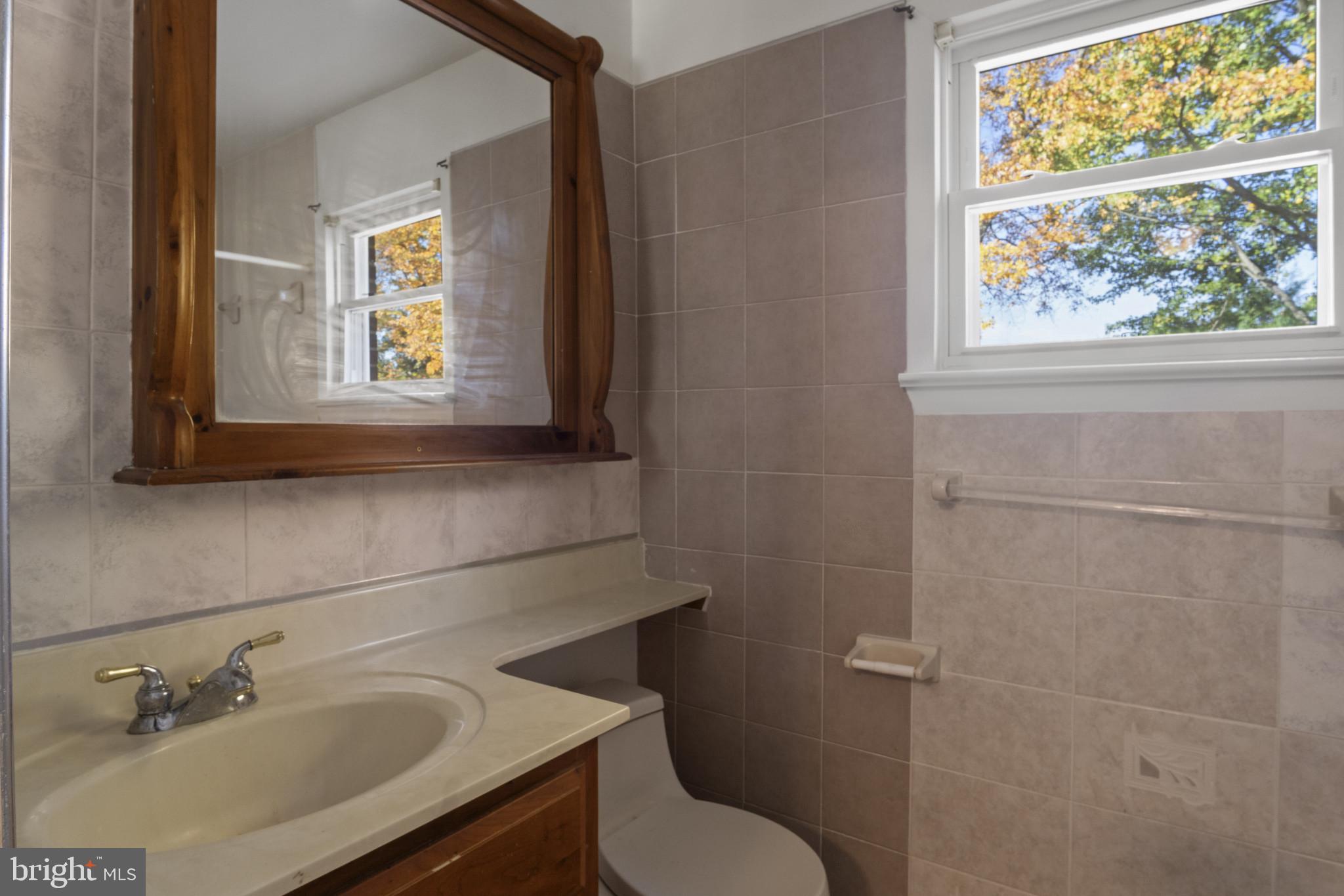 LINCOLNIA HILLS - Residential