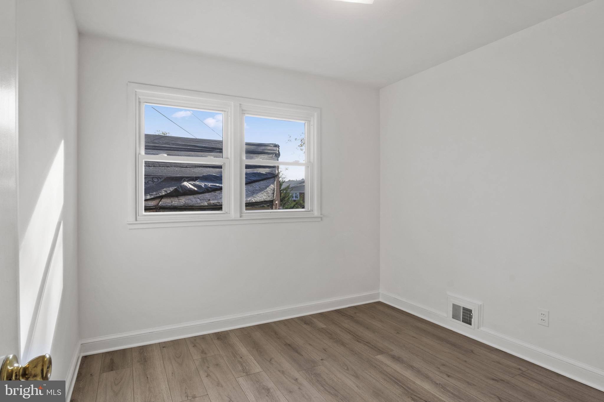 LINCOLNIA HILLS - Residential