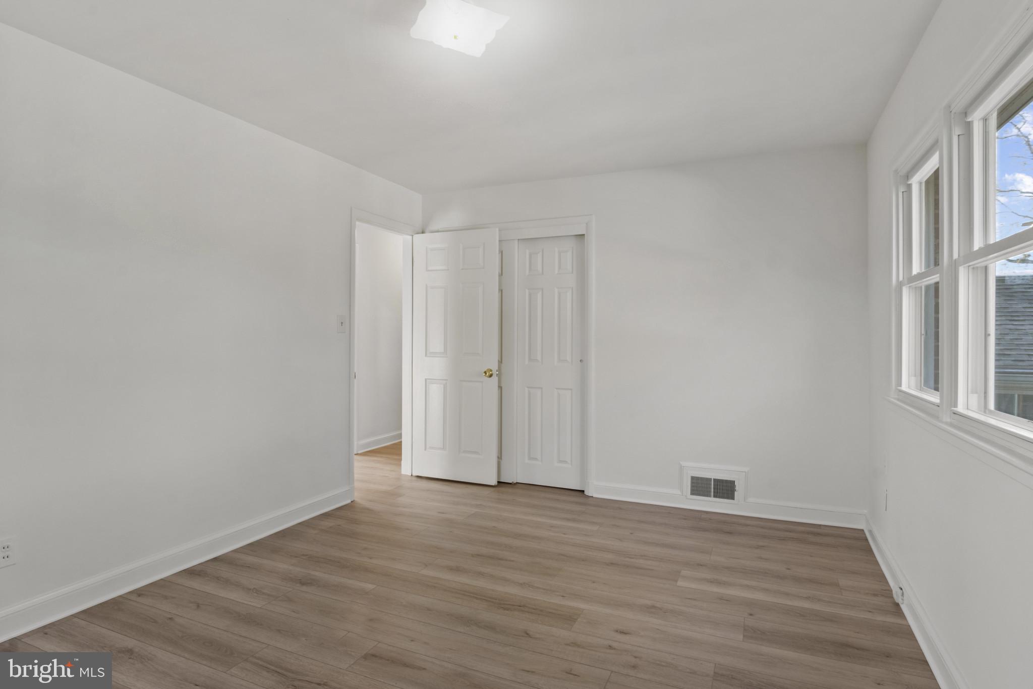 LINCOLNIA HILLS - Residential