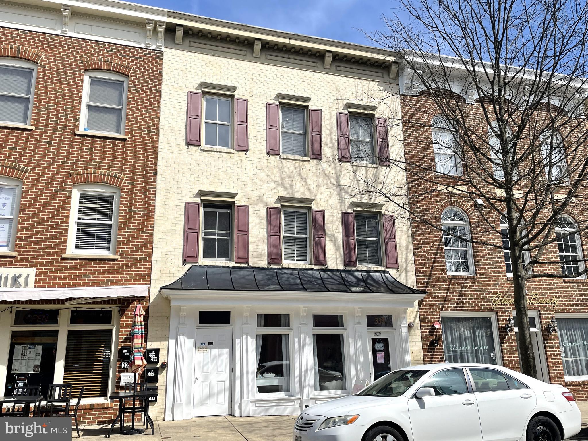 Spacious commercial unit on the second floor conveniently located in the heart of Kentlands* Large, open area with lots of natural light* Freshly painted and cleaned ready for rent* Plenty of parking* Dual entrances* Perfect space for office, retail, or professional use. Close to major highways and public transportations* Minutes to schools, shopping, dining and entertainment* Tenant is responsible for all utilities*