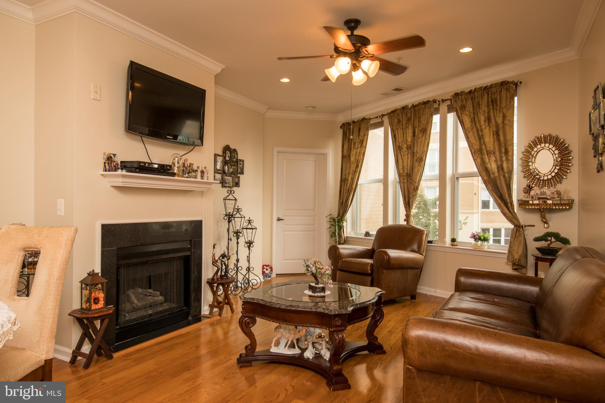 SAVOY AT RESTON TOWN CENTER - Residential