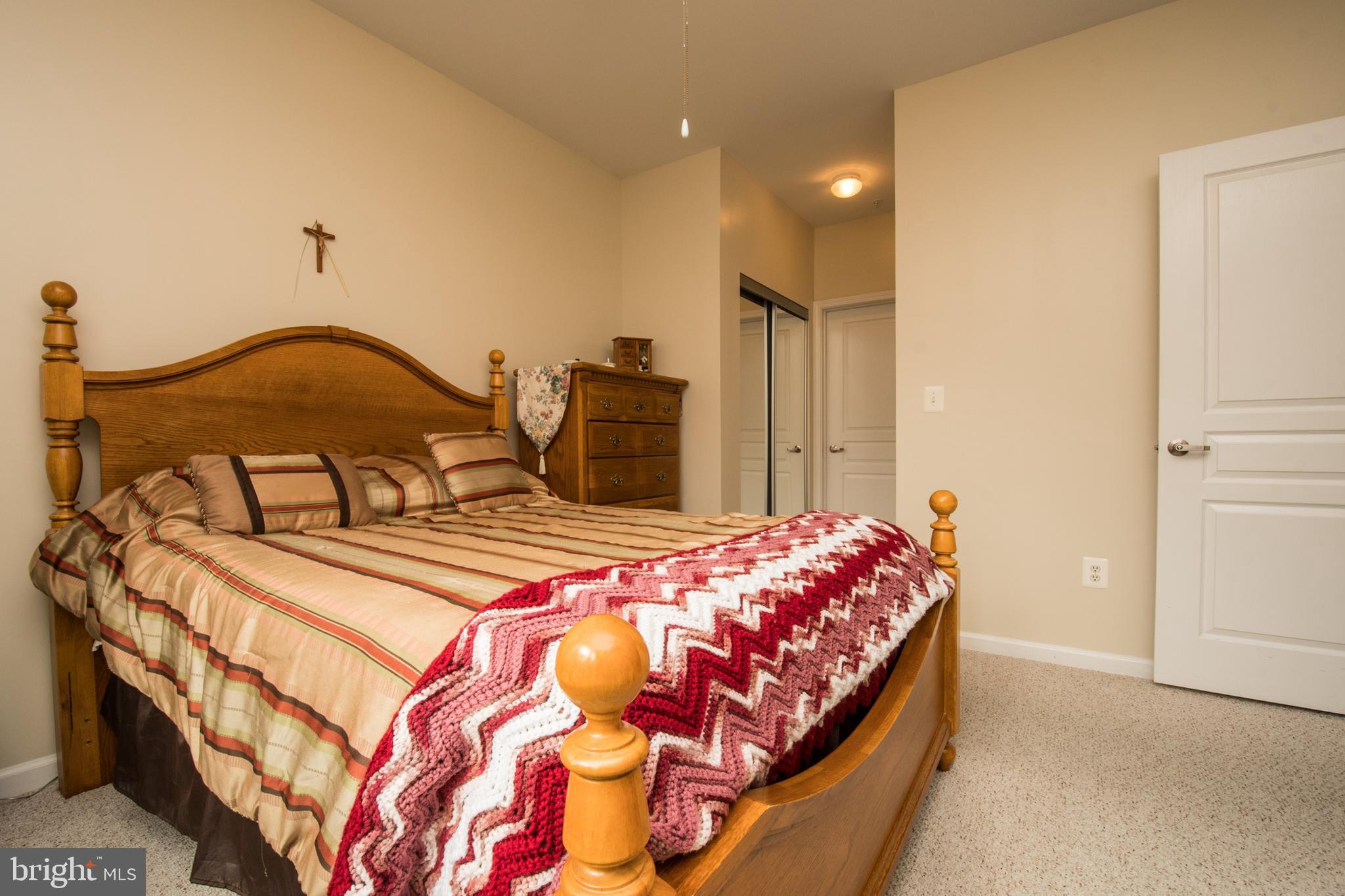 SAVOY AT RESTON TOWN CENTER - Residential