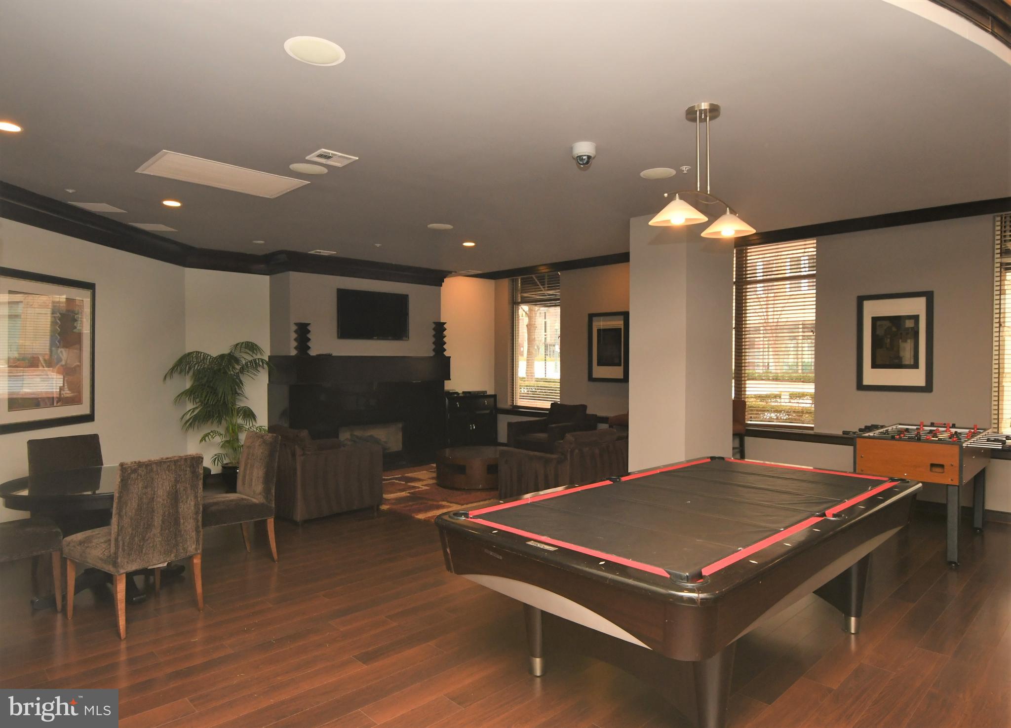 SAVOY AT RESTON TOWN CENTER - Residential