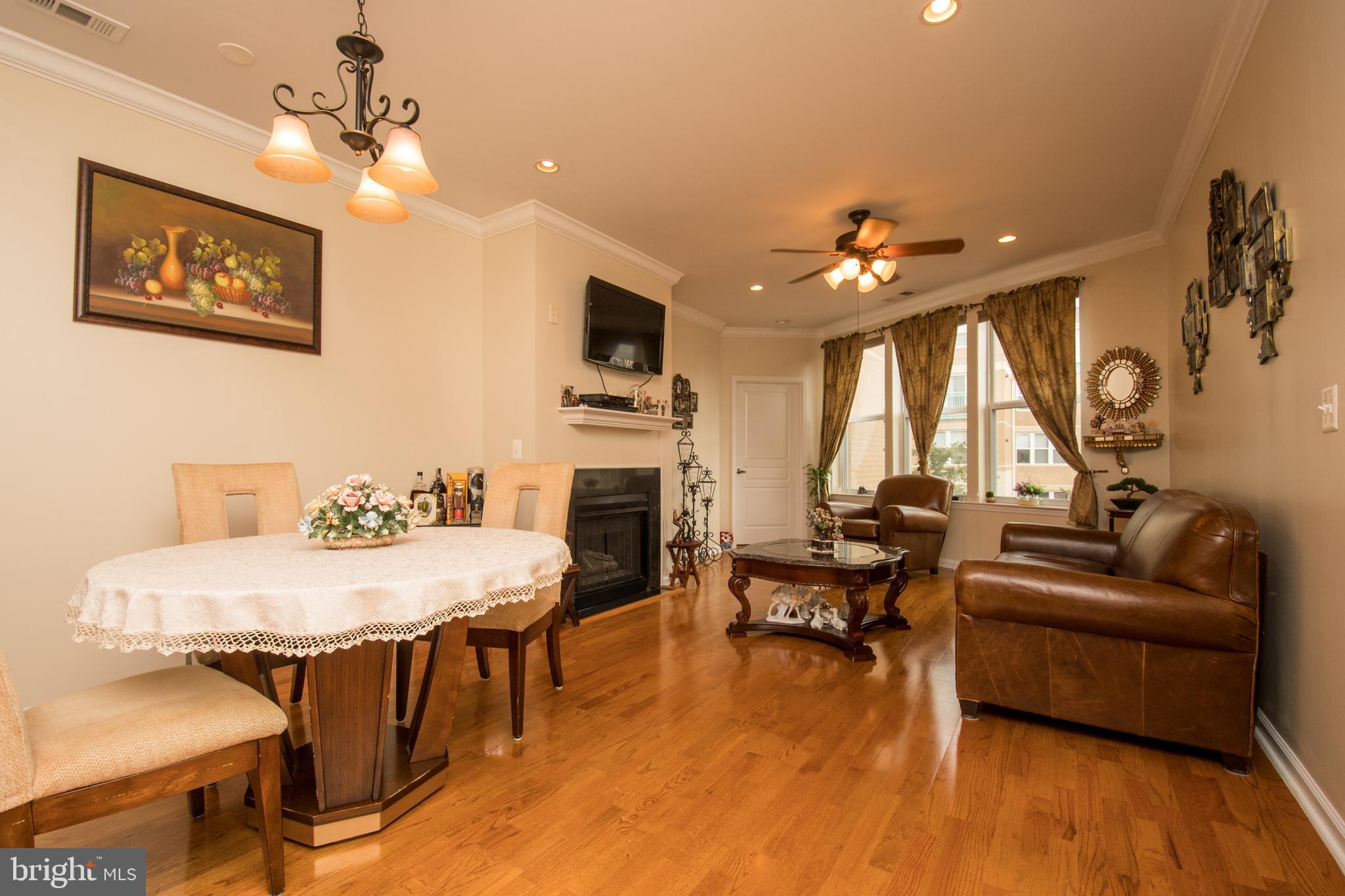 SAVOY AT RESTON TOWN CENTER - Residential