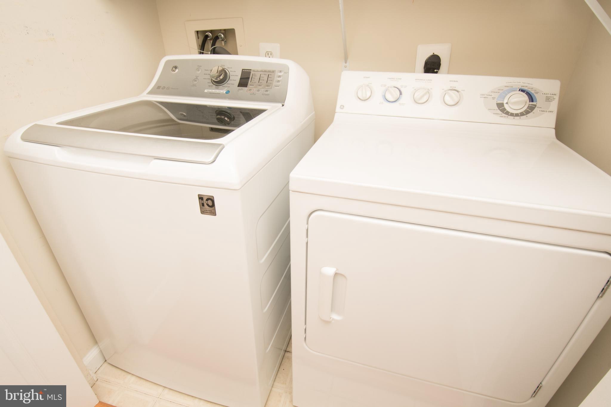 SAVOY AT RESTON TOWN CENTER - Residential