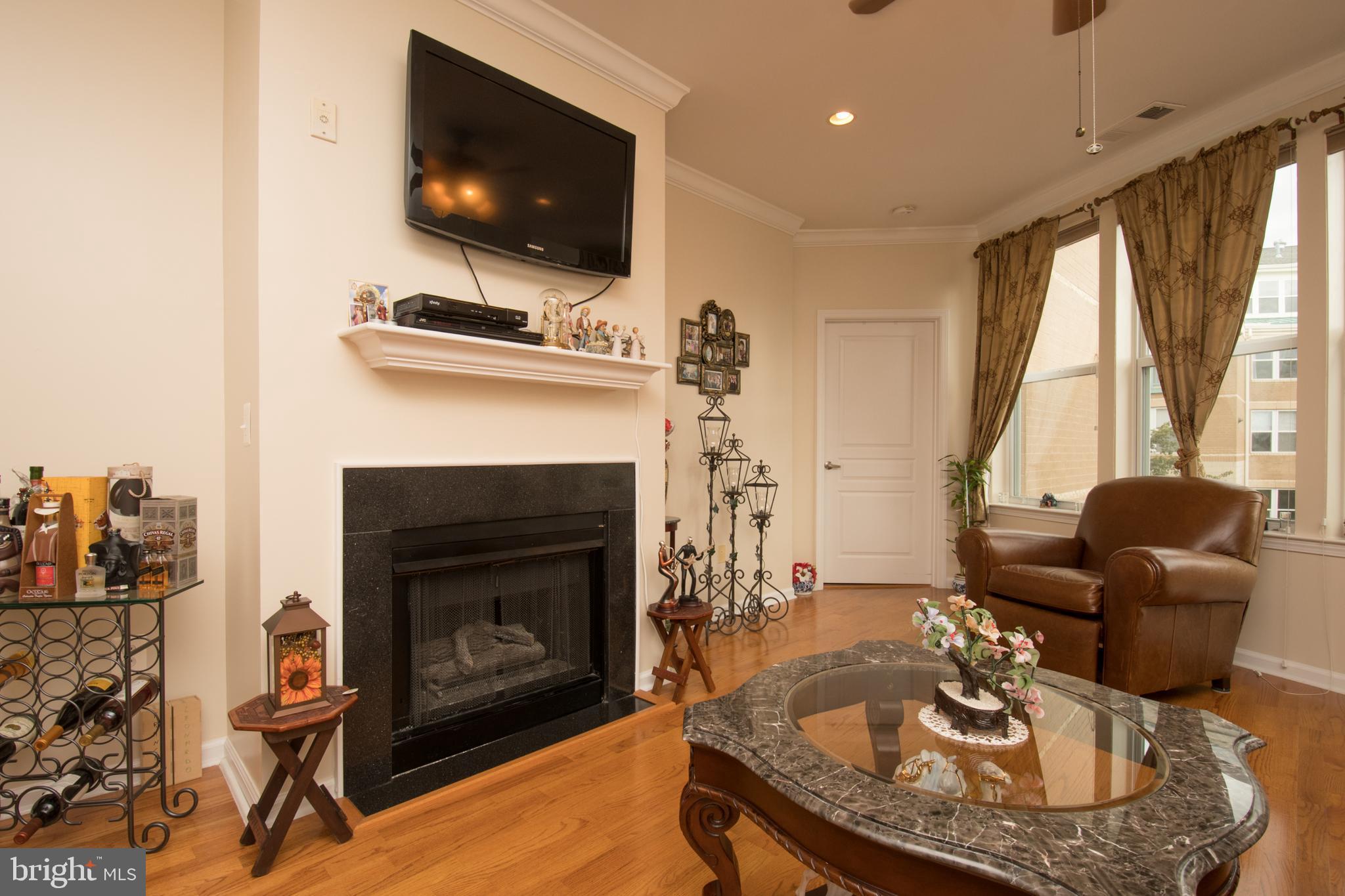 SAVOY AT RESTON TOWN CENTER - Residential