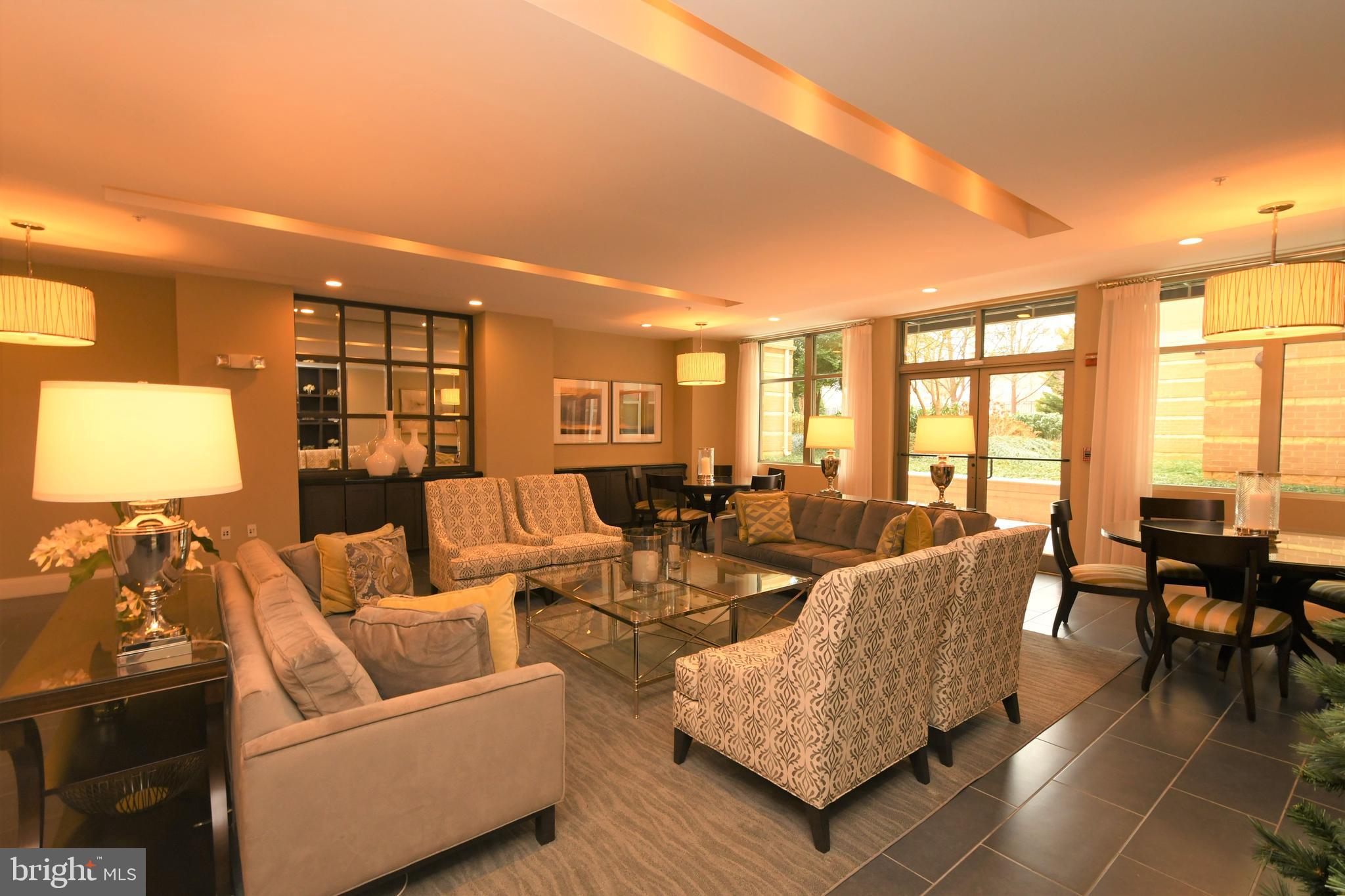 SAVOY AT RESTON TOWN CENTER - Residential