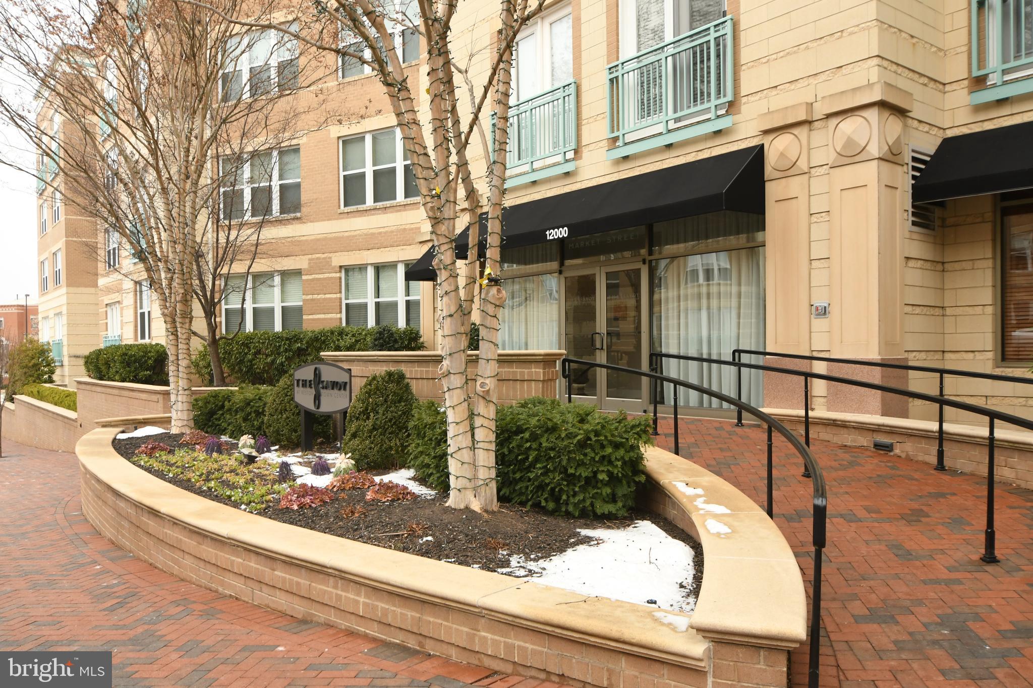 SAVOY AT RESTON TOWN CENTER - Residential