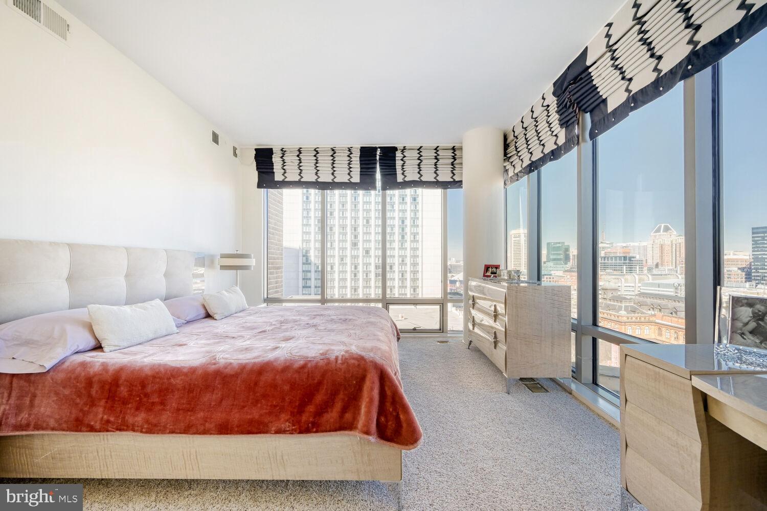 HARBOR EAST - Residential