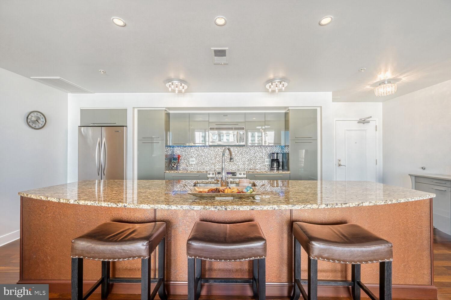 HARBOR EAST - Residential