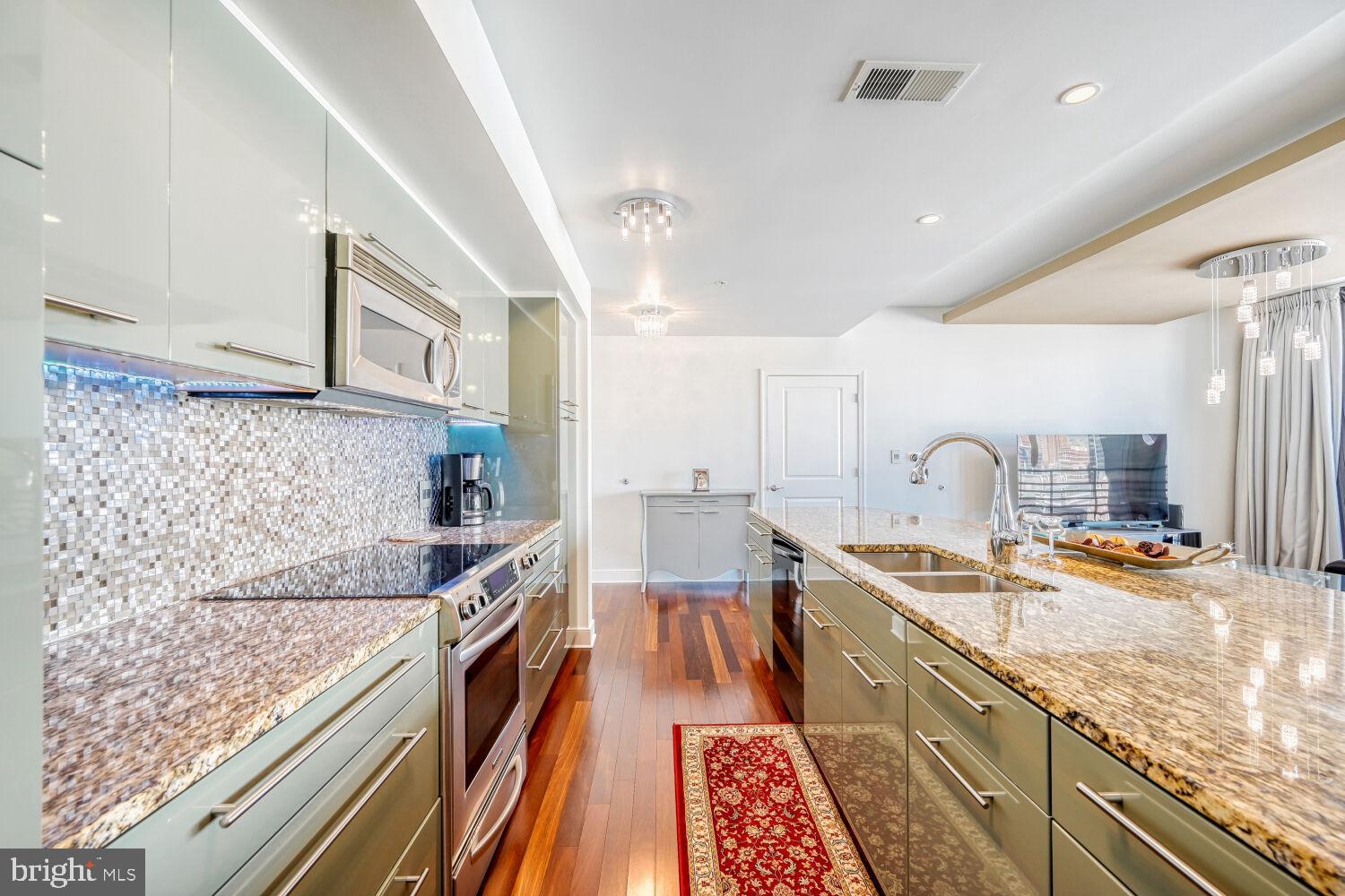 HARBOR EAST - Residential