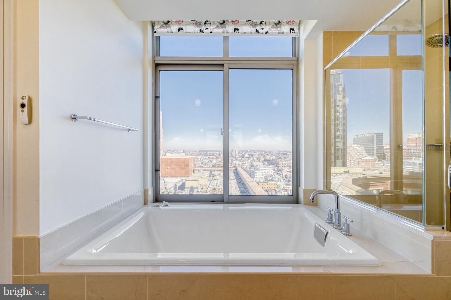 HARBOR EAST - Residential