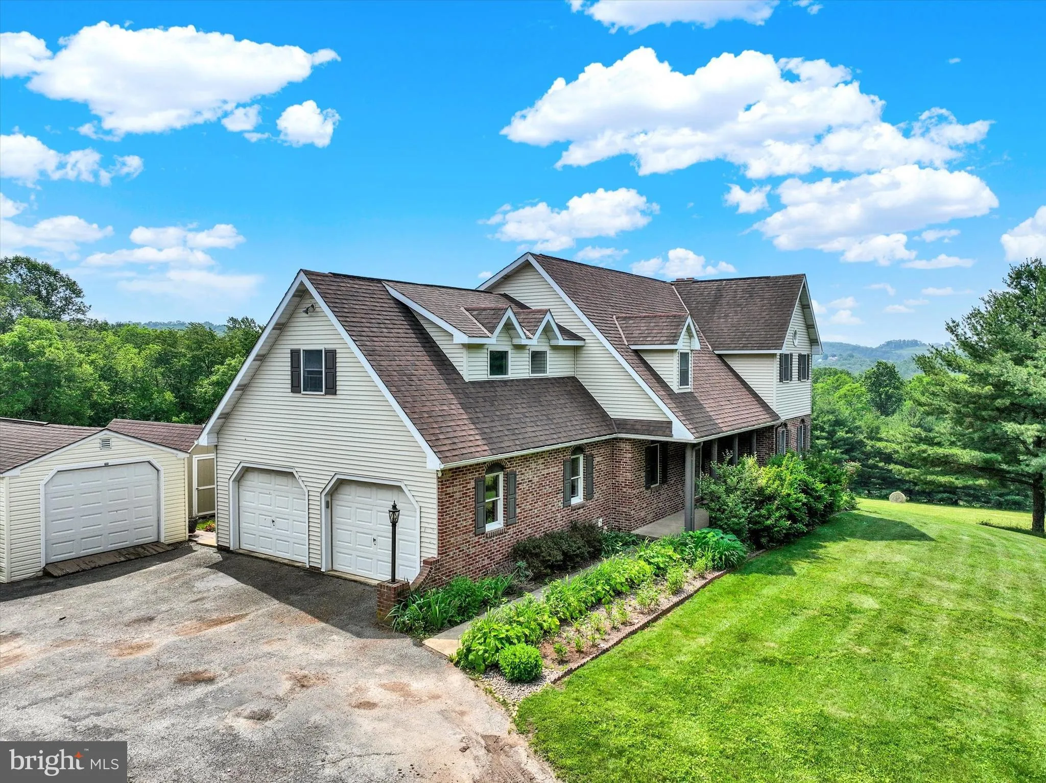 Seven Valleys, Pennsylvania 17360, United States, 5 Bedrooms Bedrooms, ,3 BathroomsBathrooms,Residential,Active,147541