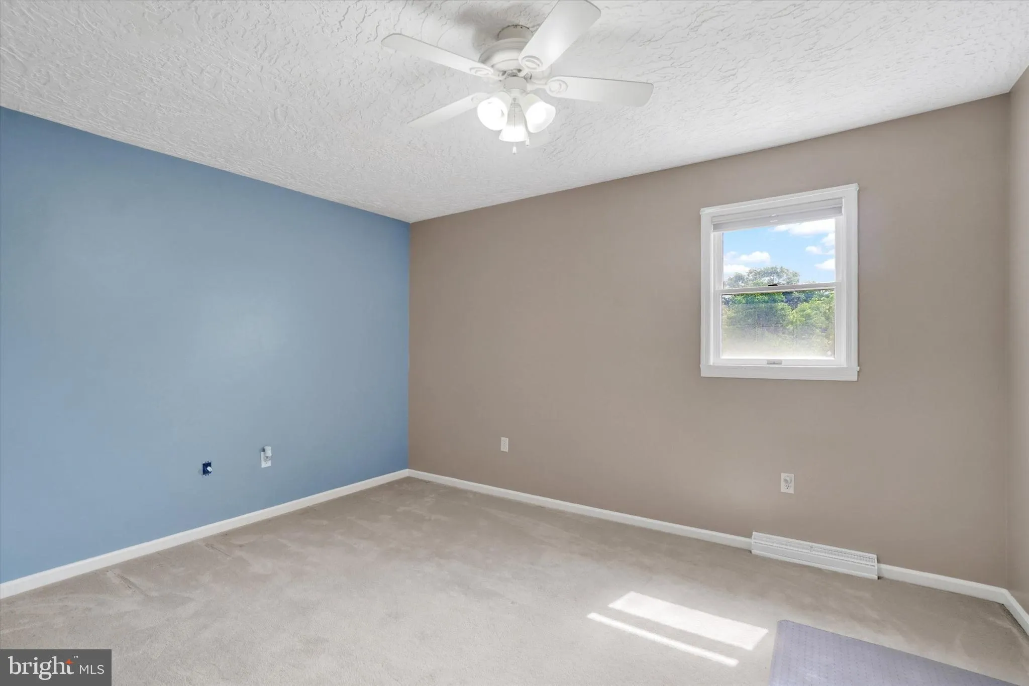 Seven Valleys, Pennsylvania 17360, United States, 5 Bedrooms Bedrooms, ,3 BathroomsBathrooms,Residential,Active,147541