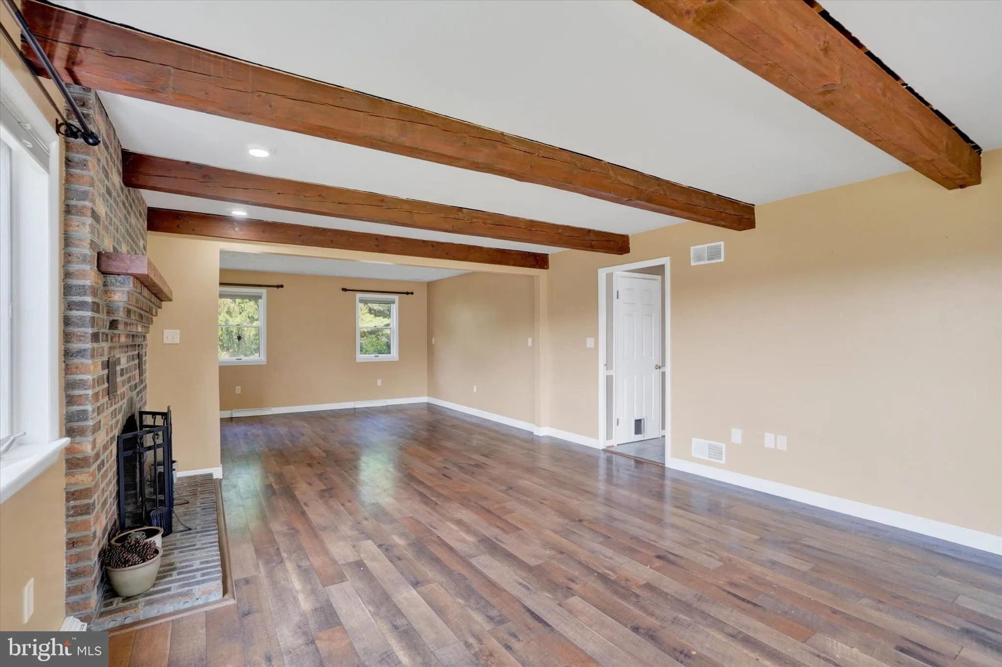 Seven Valleys, Pennsylvania 17360, United States, 5 Bedrooms Bedrooms, ,3 BathroomsBathrooms,Residential,Active,147541