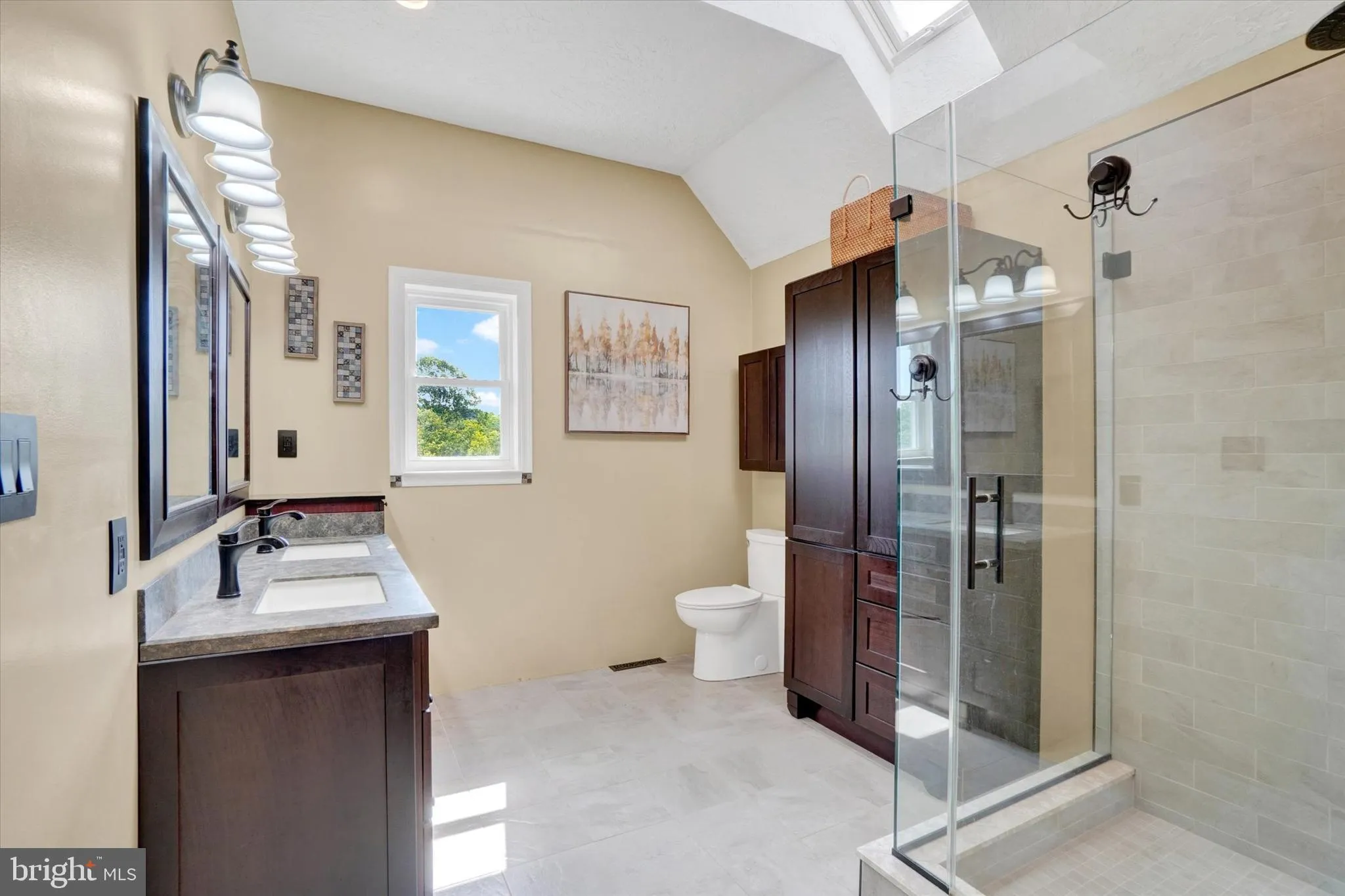 Seven Valleys, Pennsylvania 17360, United States, 5 Bedrooms Bedrooms, ,3 BathroomsBathrooms,Residential,Active,147541