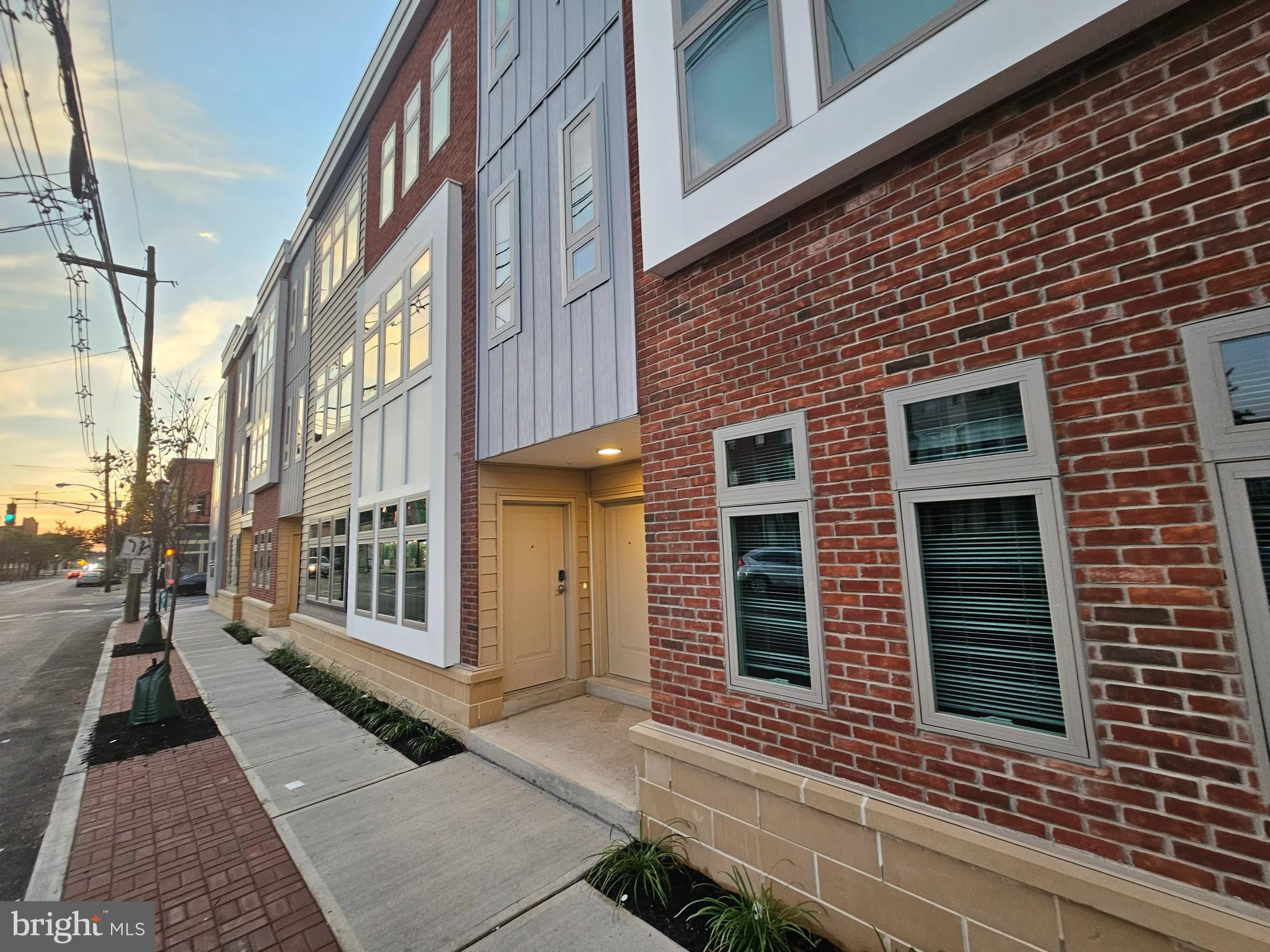 200 HAMILTON AVENUE 214
