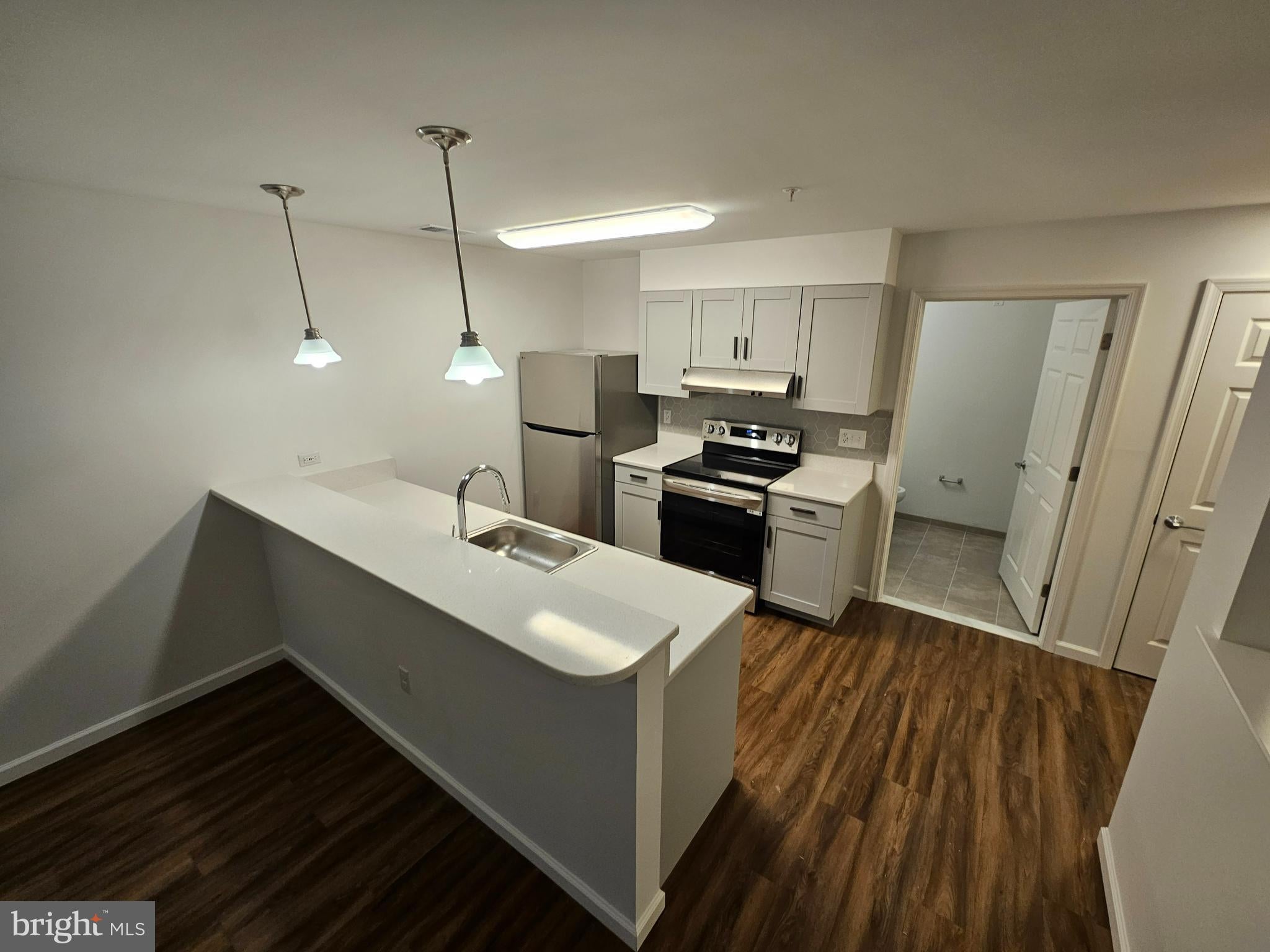 200 HAMILTON AVENUE 214