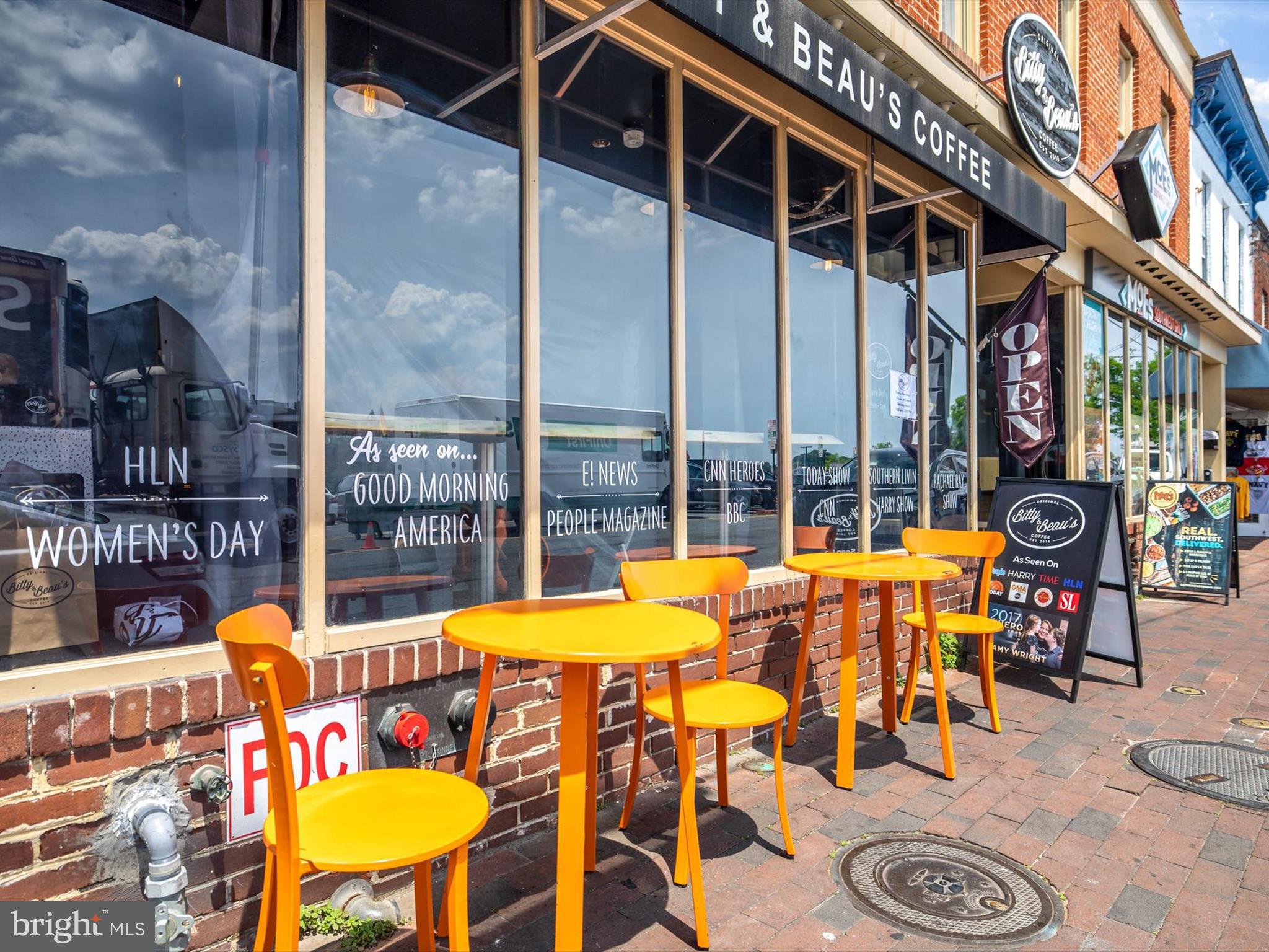 THE YACHT CLUB CONDOMINIUMS - Residential