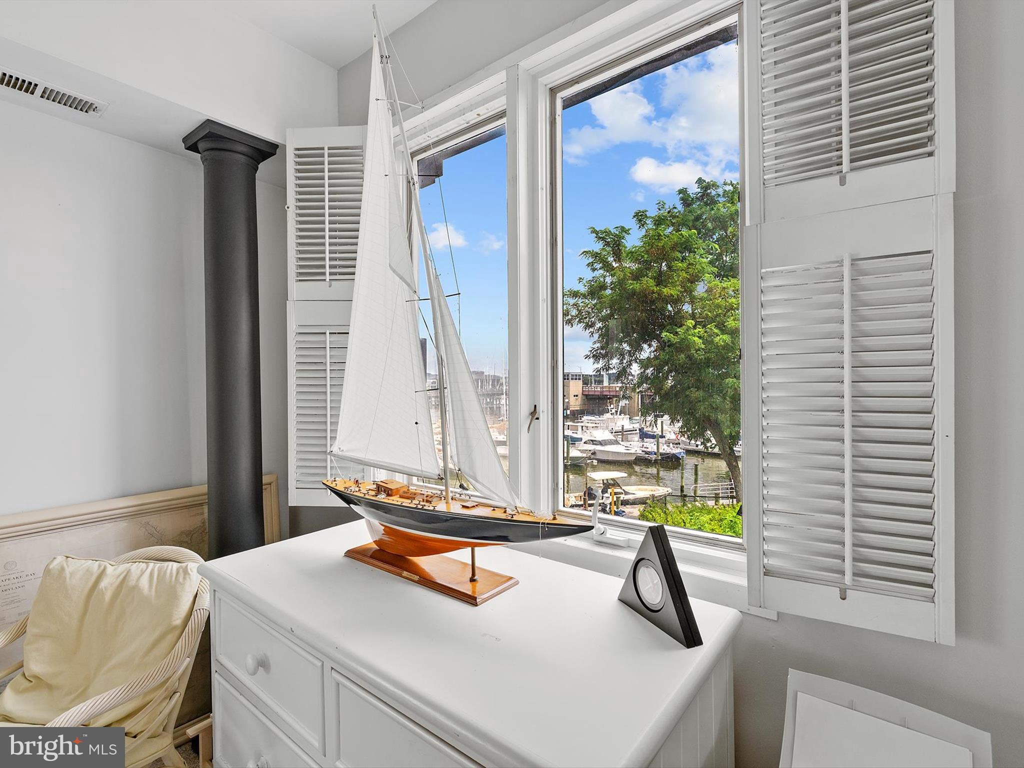 THE YACHT CLUB CONDOMINIUMS - Residential