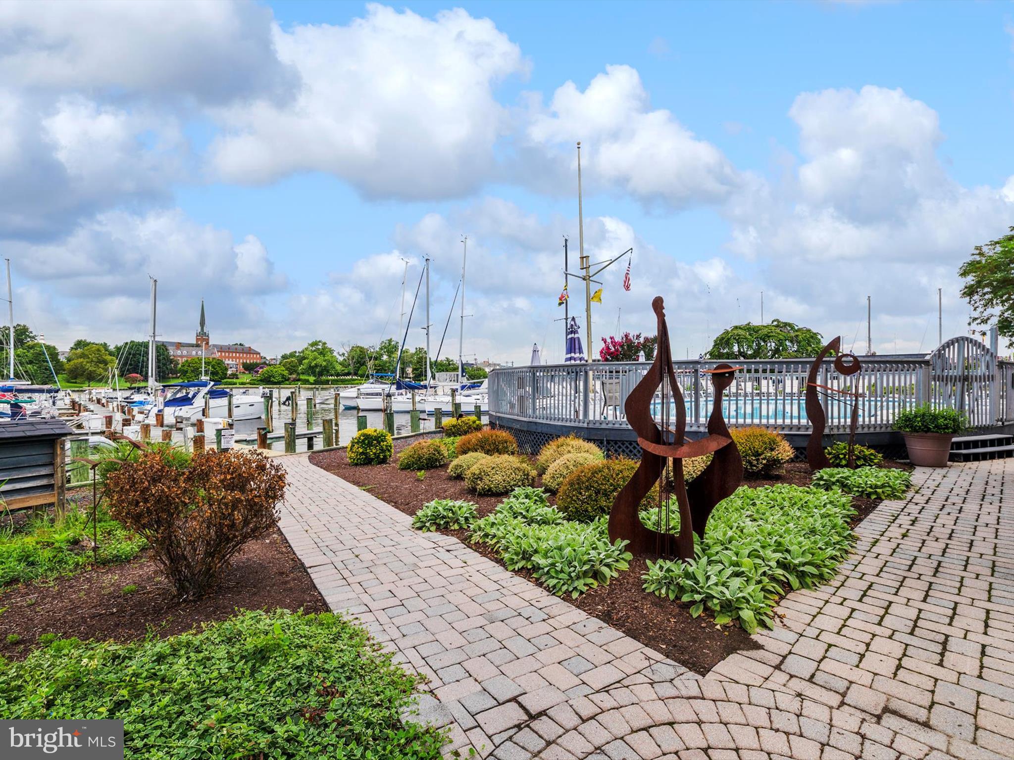 THE YACHT CLUB CONDOMINIUMS - Residential