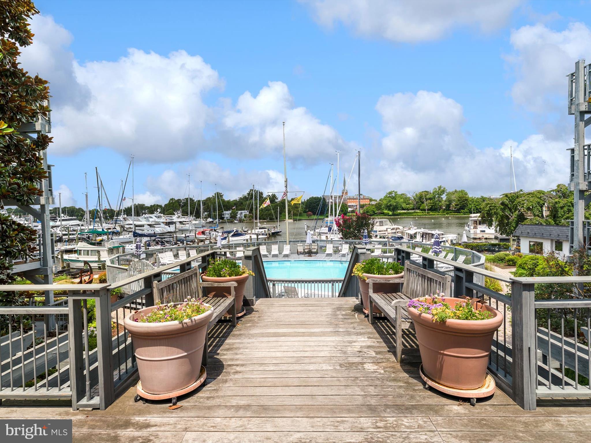 THE YACHT CLUB CONDOMINIUMS - Residential