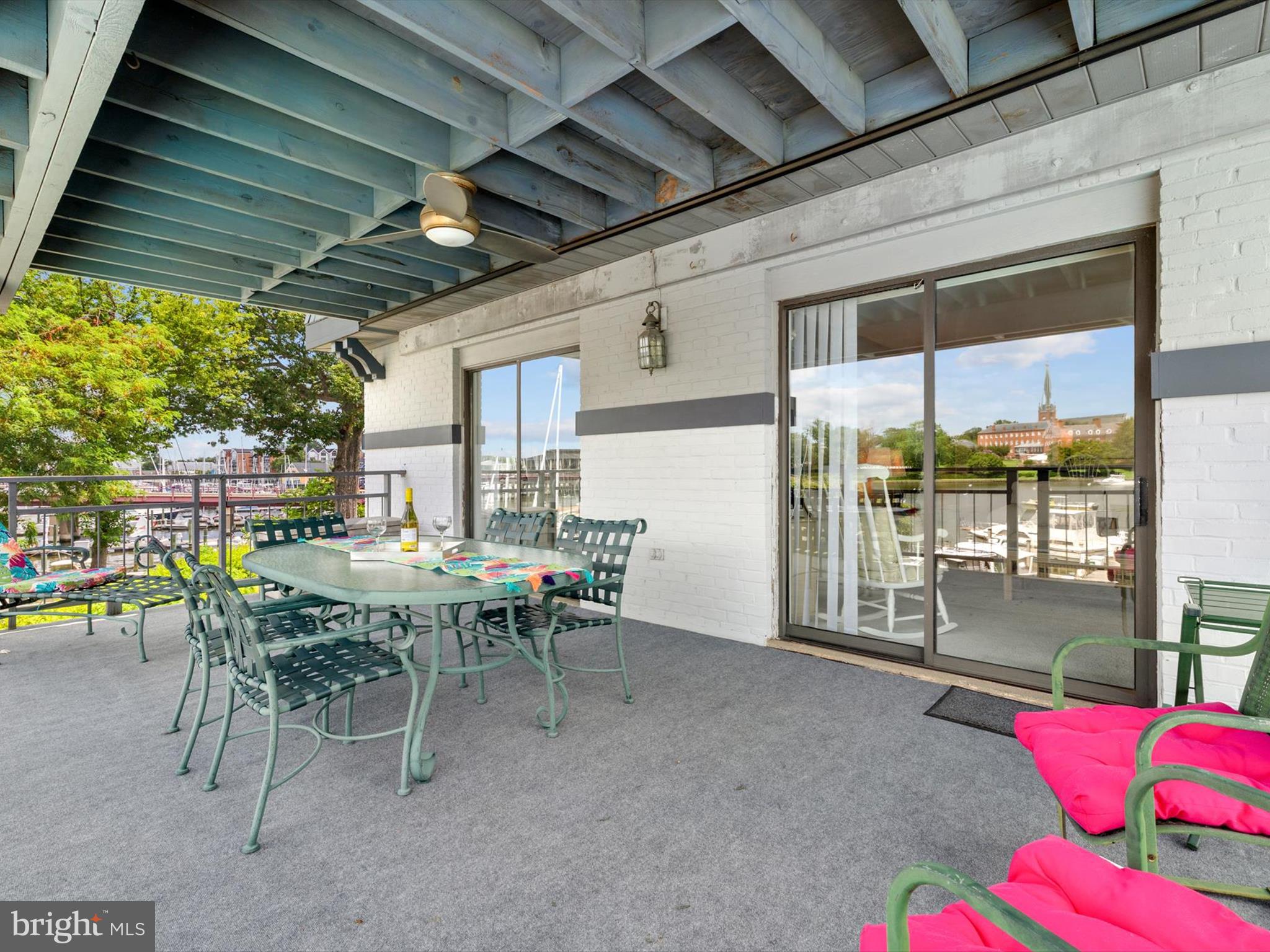 THE YACHT CLUB CONDOMINIUMS - Residential