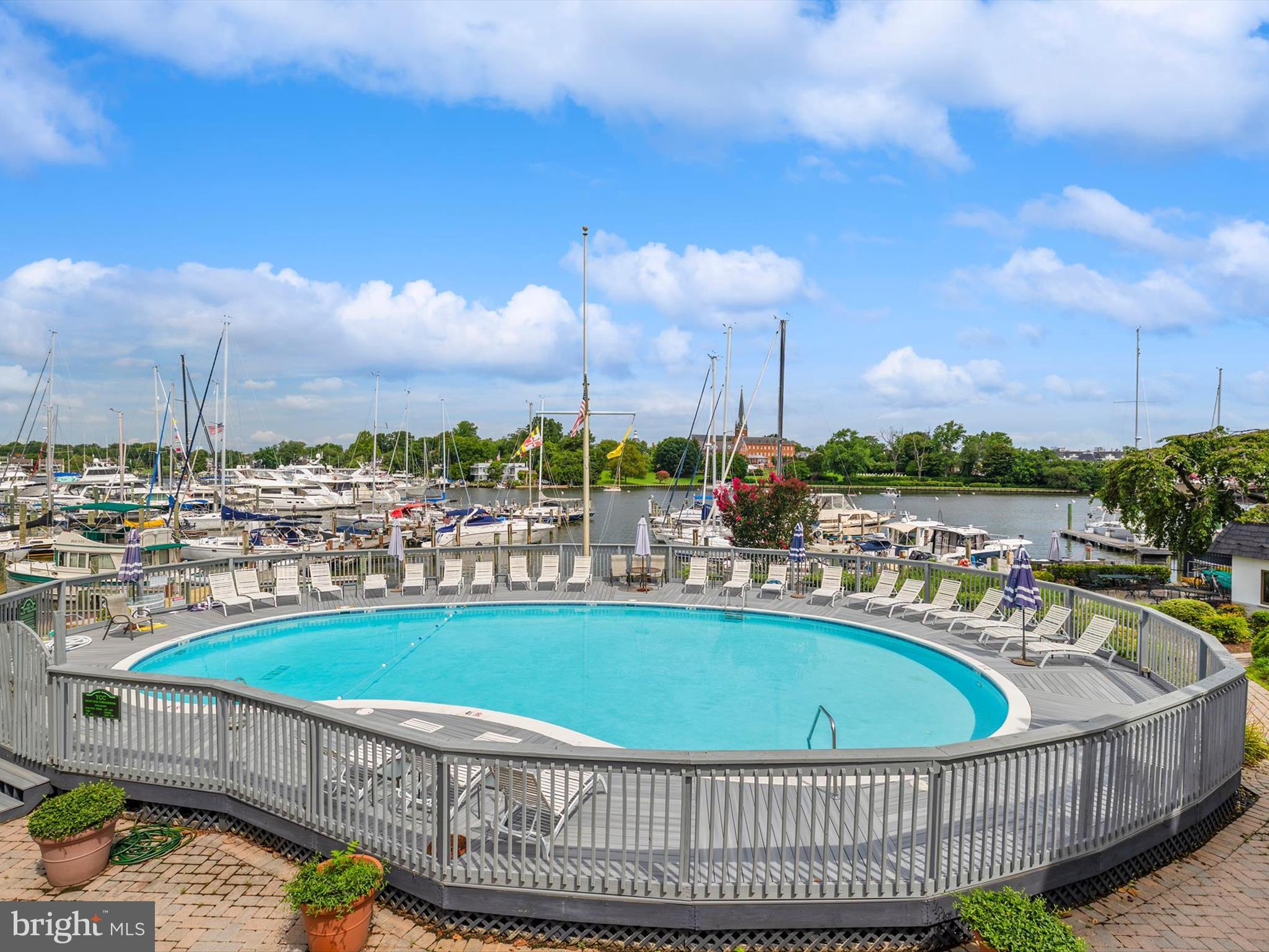 THE YACHT CLUB CONDOMINIUMS - Residential