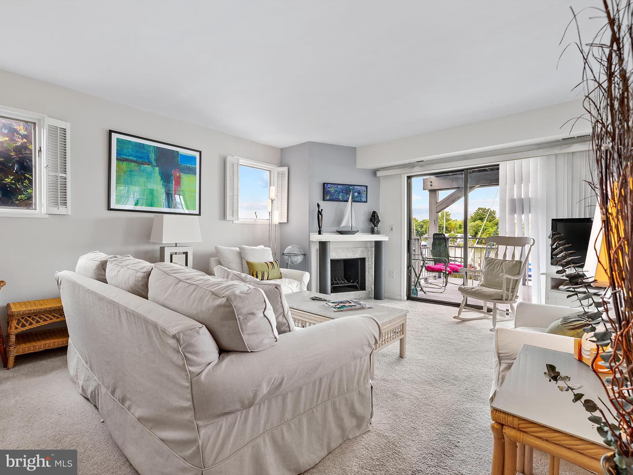 THE YACHT CLUB CONDOMINIUMS - Residential