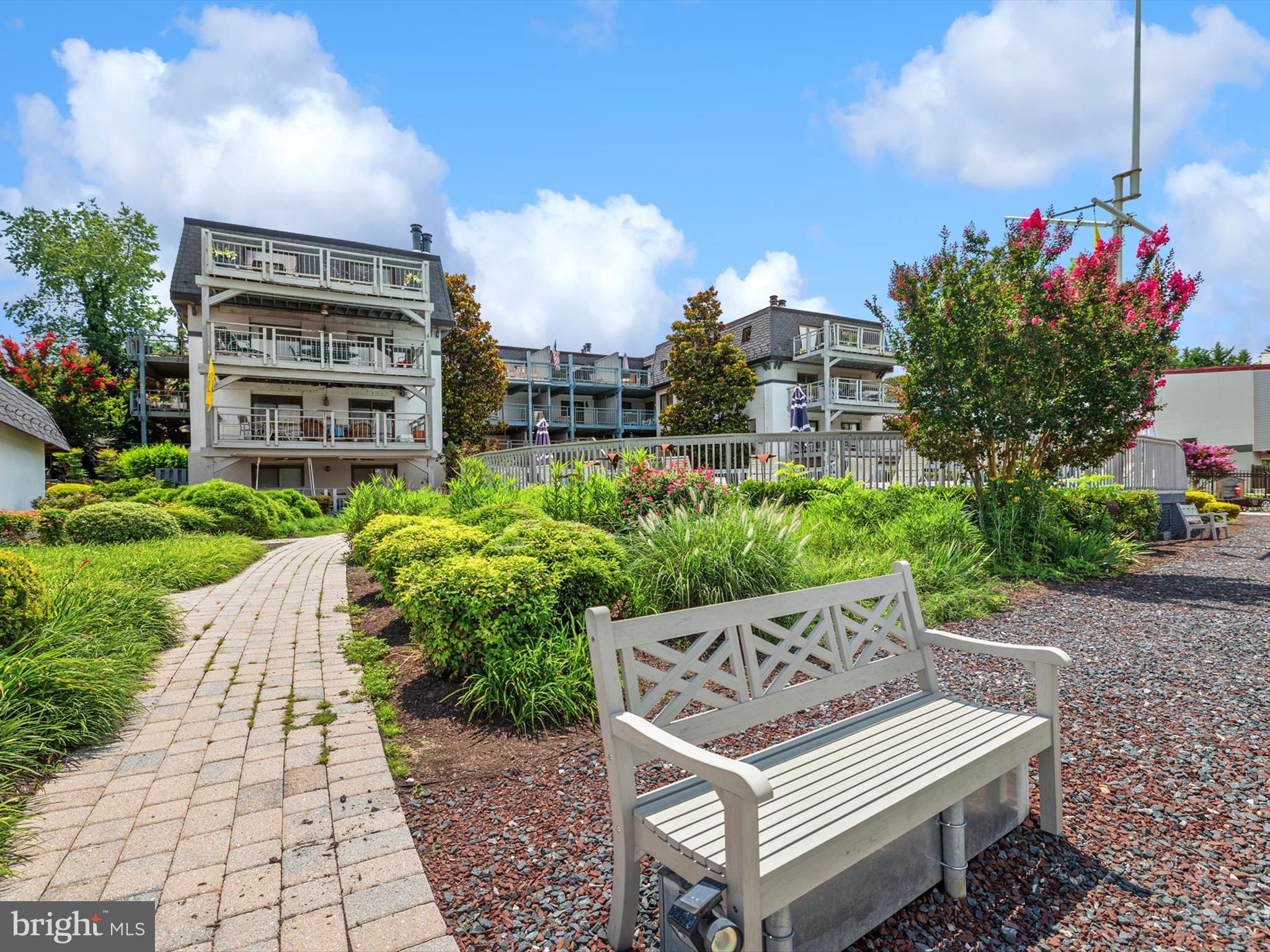 THE YACHT CLUB CONDOMINIUMS - Residential