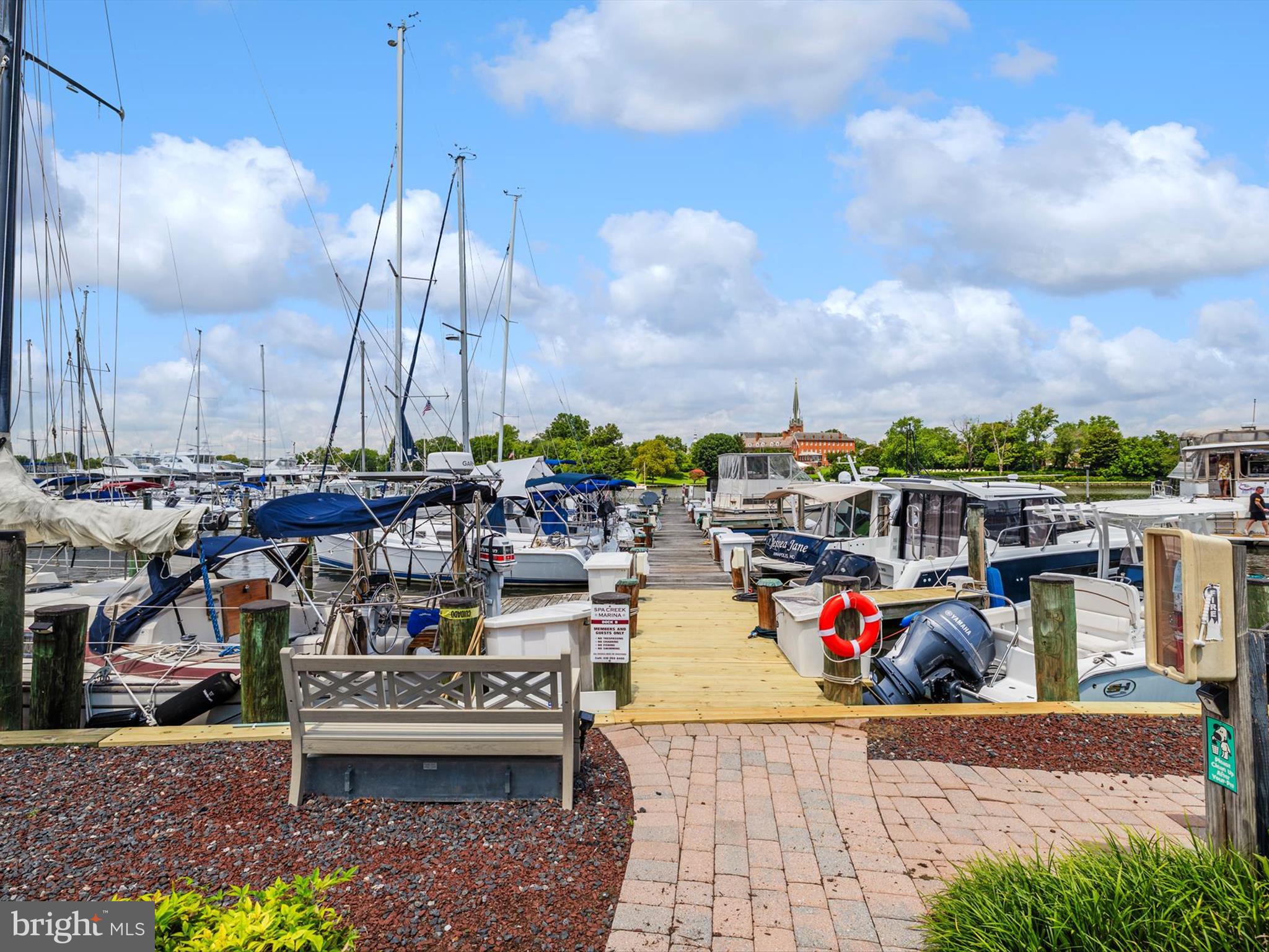 THE YACHT CLUB CONDOMINIUMS - Residential