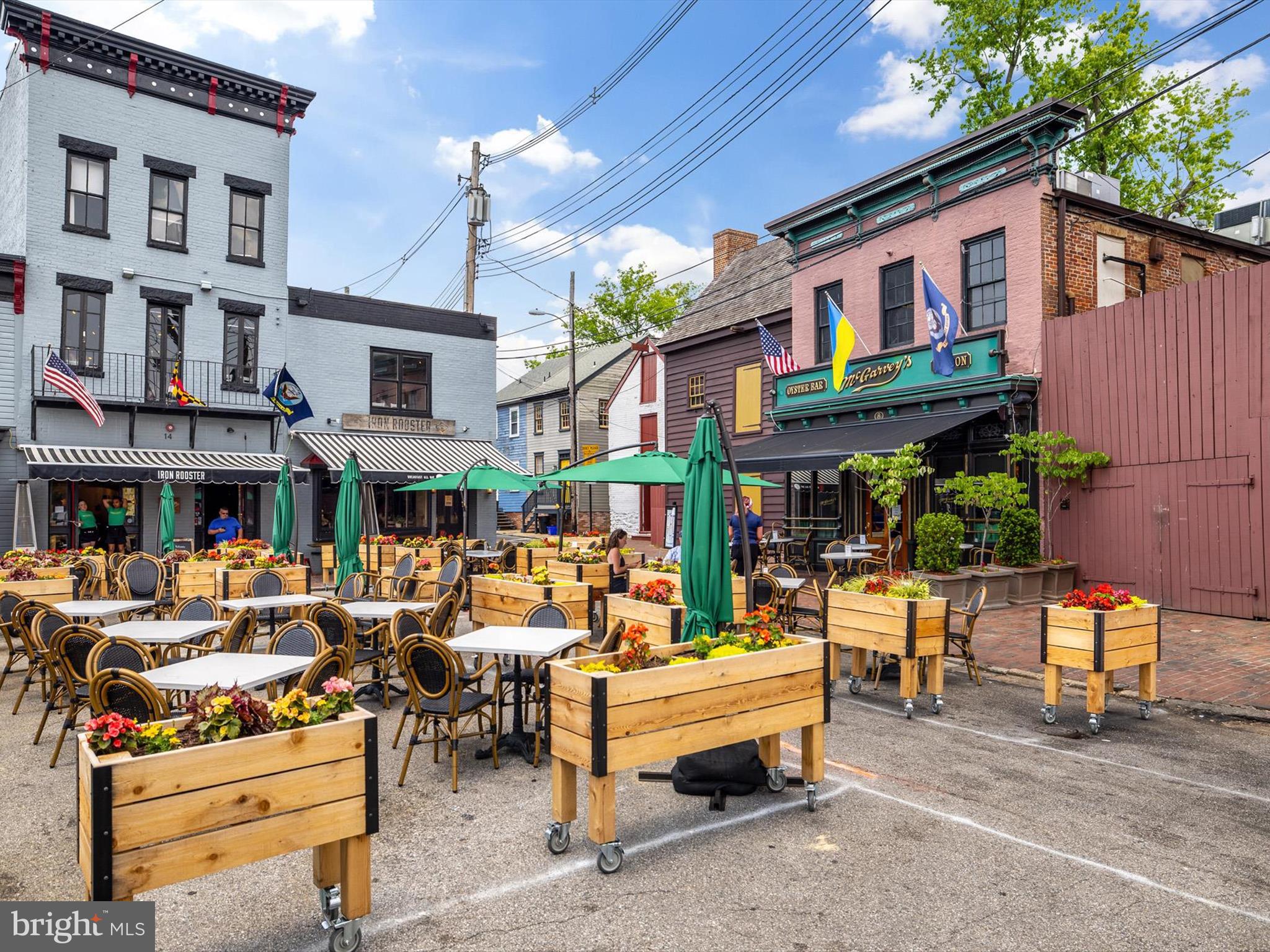 THE YACHT CLUB CONDOMINIUMS - Residential